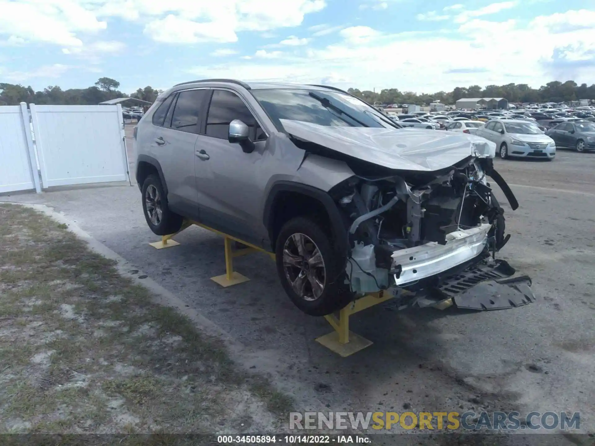 1 Photograph of a damaged car JTMW1RFV9KD505657 TOYOTA RAV4 2019