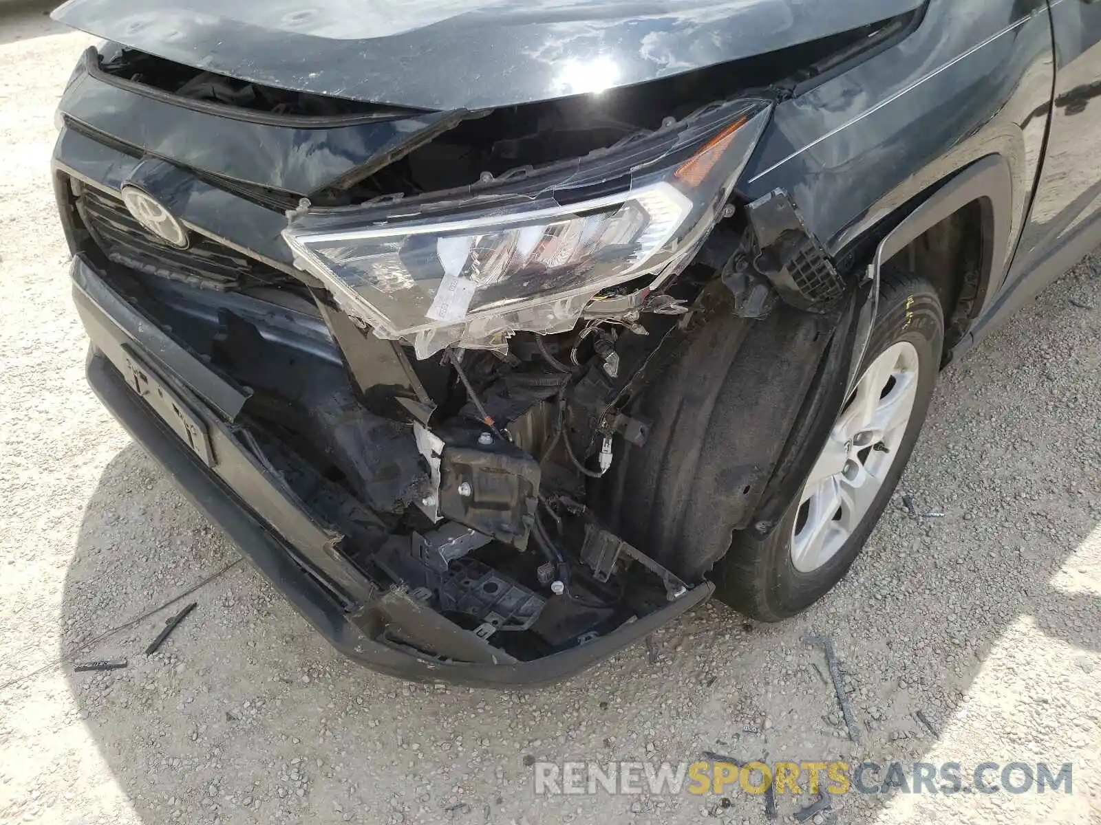 9 Photograph of a damaged car JTMW1RFV9KD505853 TOYOTA RAV4 2019