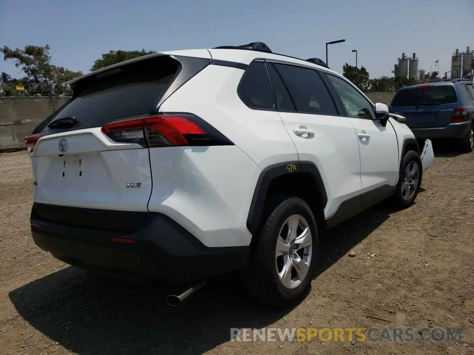 4 Photograph of a damaged car JTMW1RFV9KJ013311 TOYOTA RAV4 2019