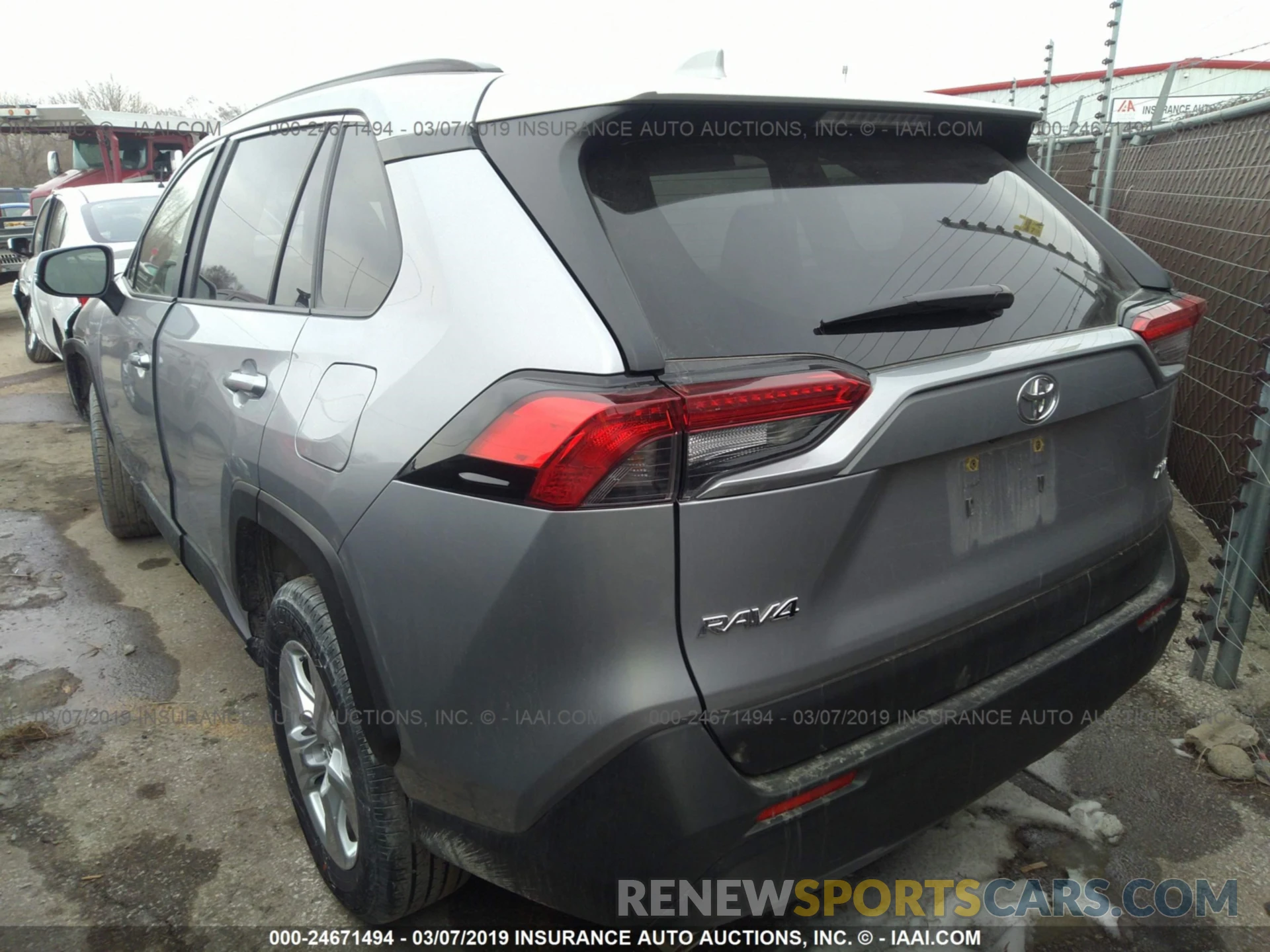 3 Фотография поврежденного автомобиля JTMW1RFVXKD003689 TOYOTA RAV4 2019