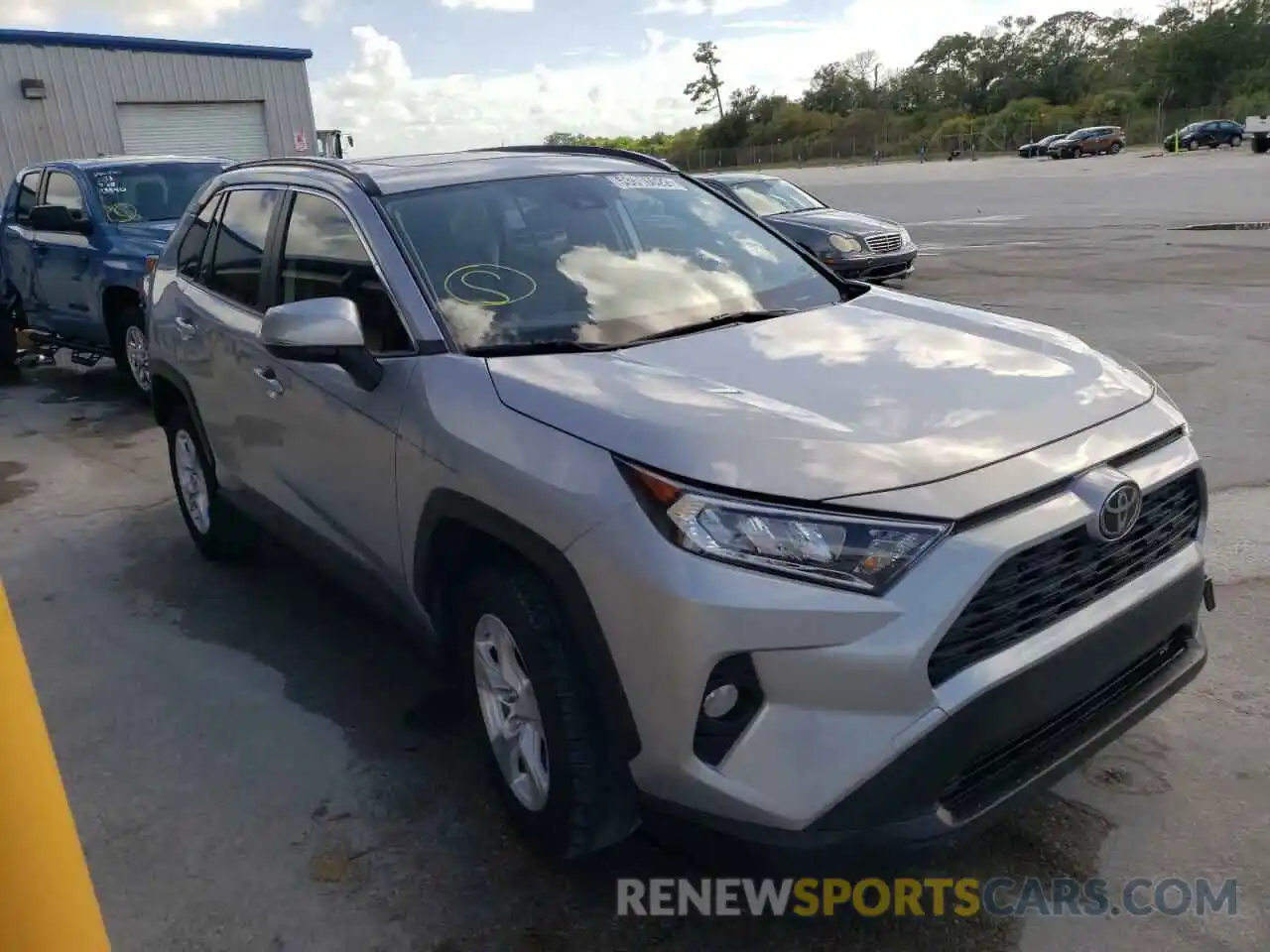 1 Photograph of a damaged car JTMW1RFVXKD006334 TOYOTA RAV4 2019