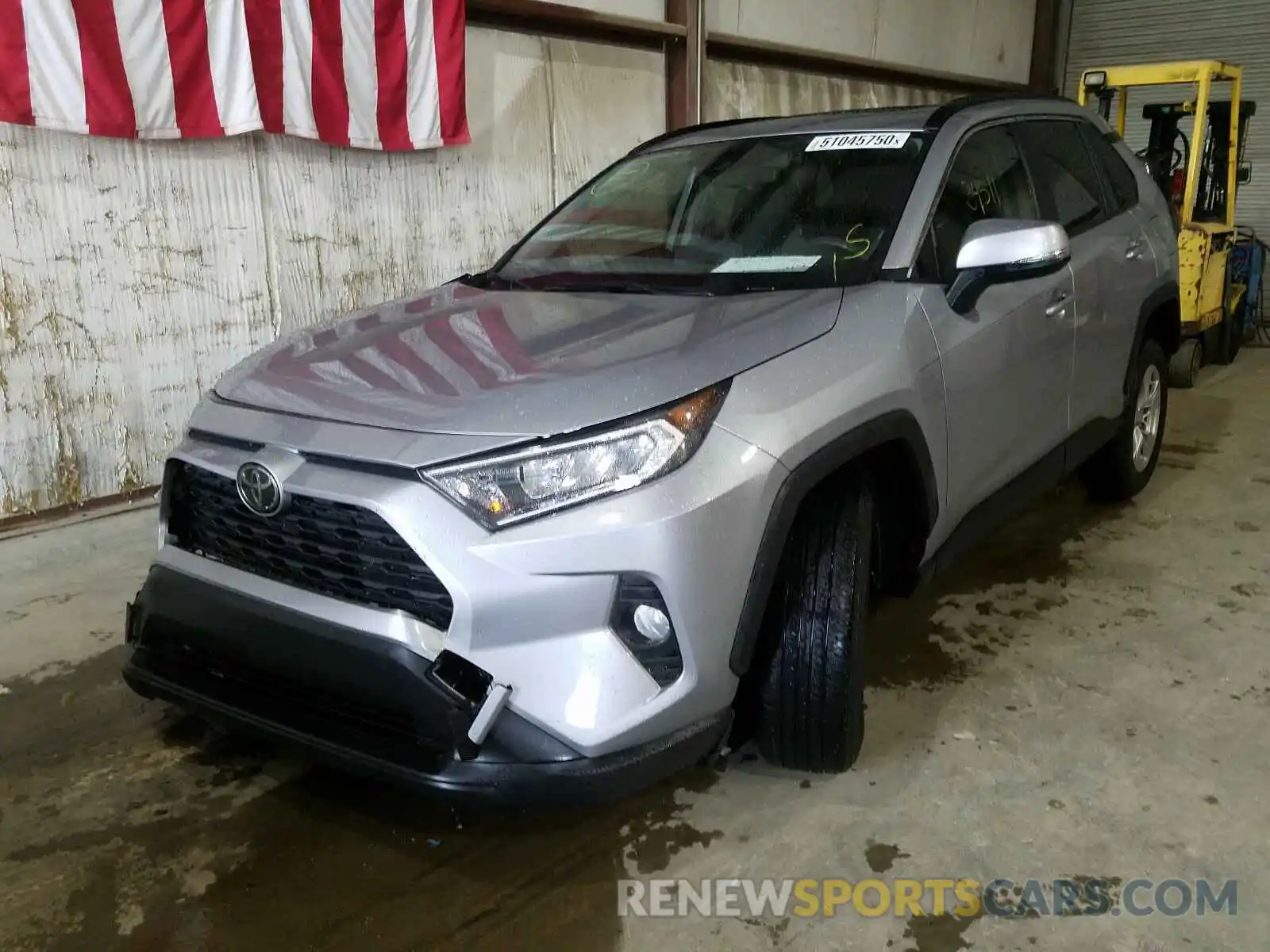 2 Фотография поврежденного автомобиля JTMW1RFVXKD013817 TOYOTA RAV4 2019