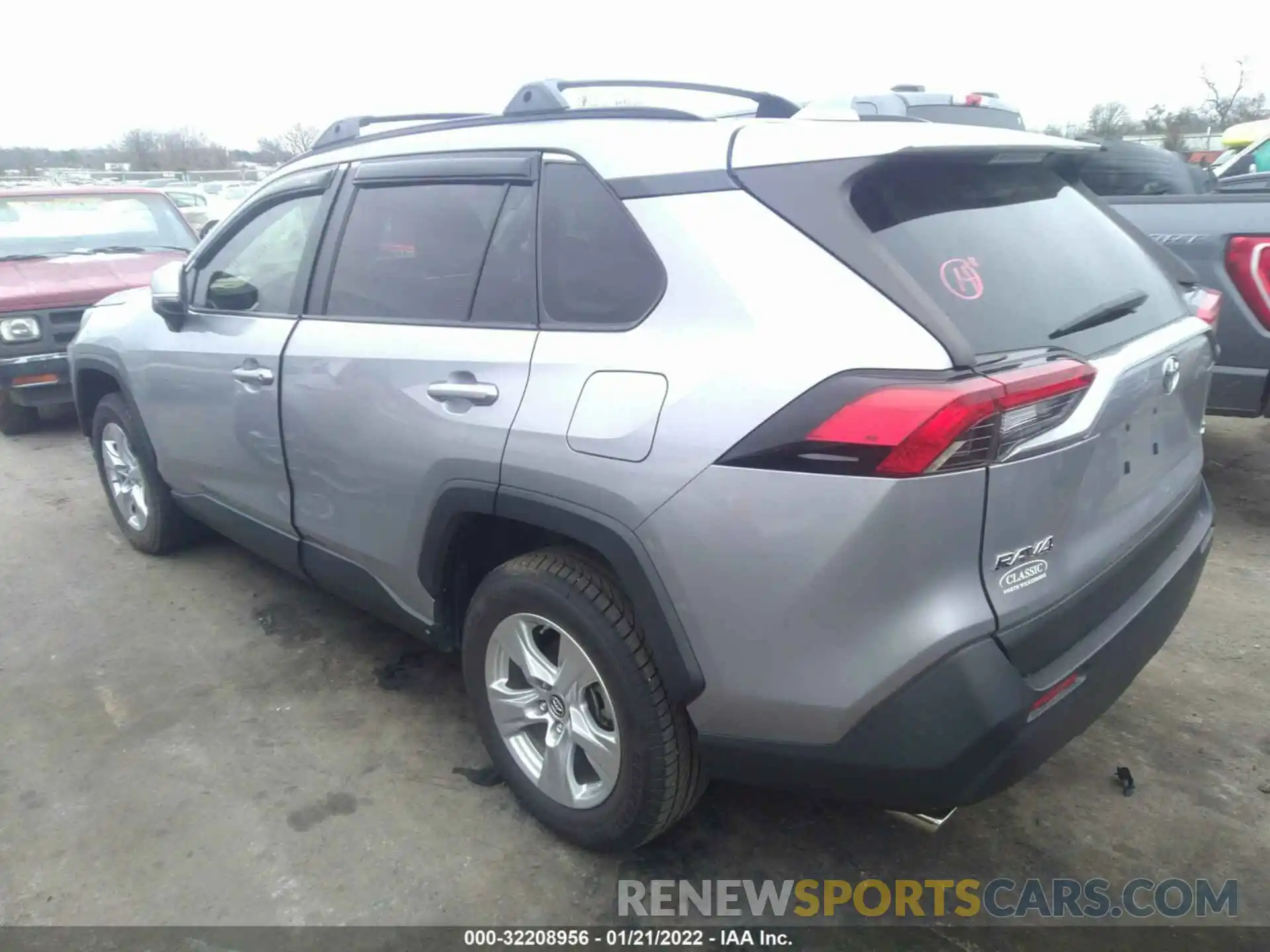 3 Фотография поврежденного автомобиля JTMW1RFVXKD013834 TOYOTA RAV4 2019