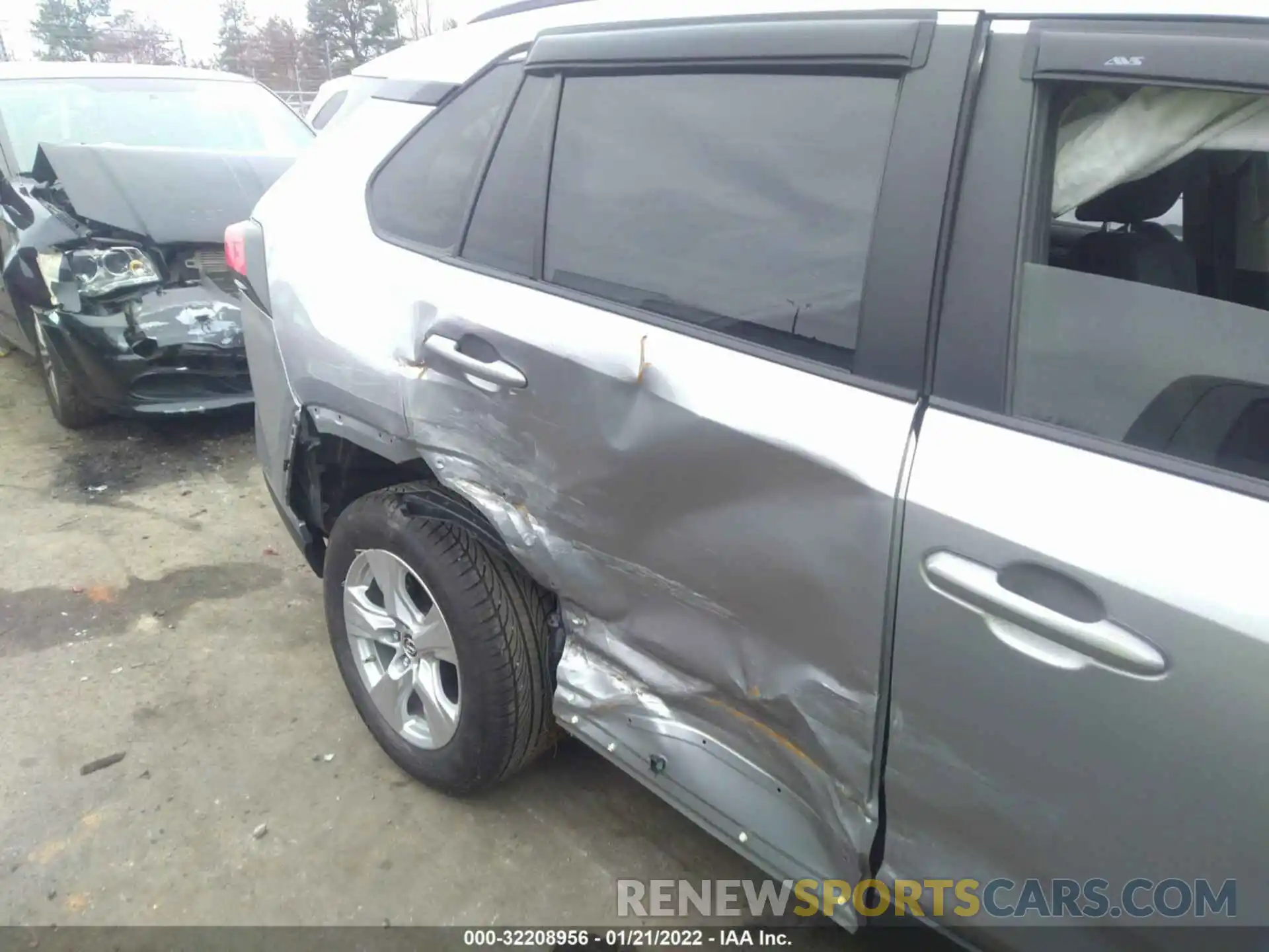 6 Photograph of a damaged car JTMW1RFVXKD013834 TOYOTA RAV4 2019