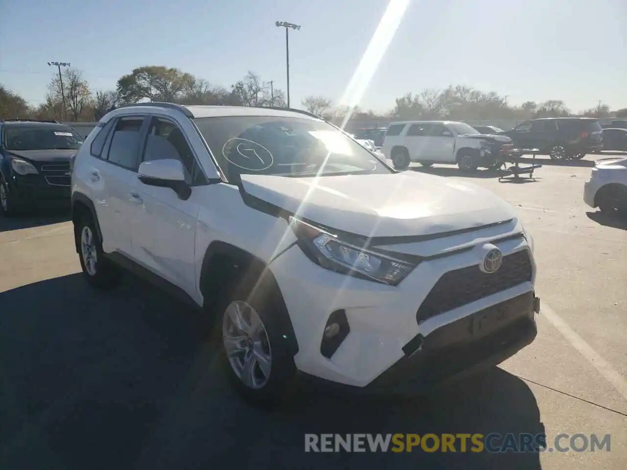 1 Photograph of a damaged car JTMW1RFVXKD024834 TOYOTA RAV4 2019