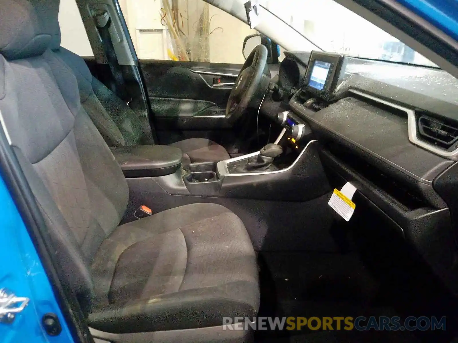 5 Photograph of a damaged car JTMW1RFVXKD025076 TOYOTA RAV4 2019