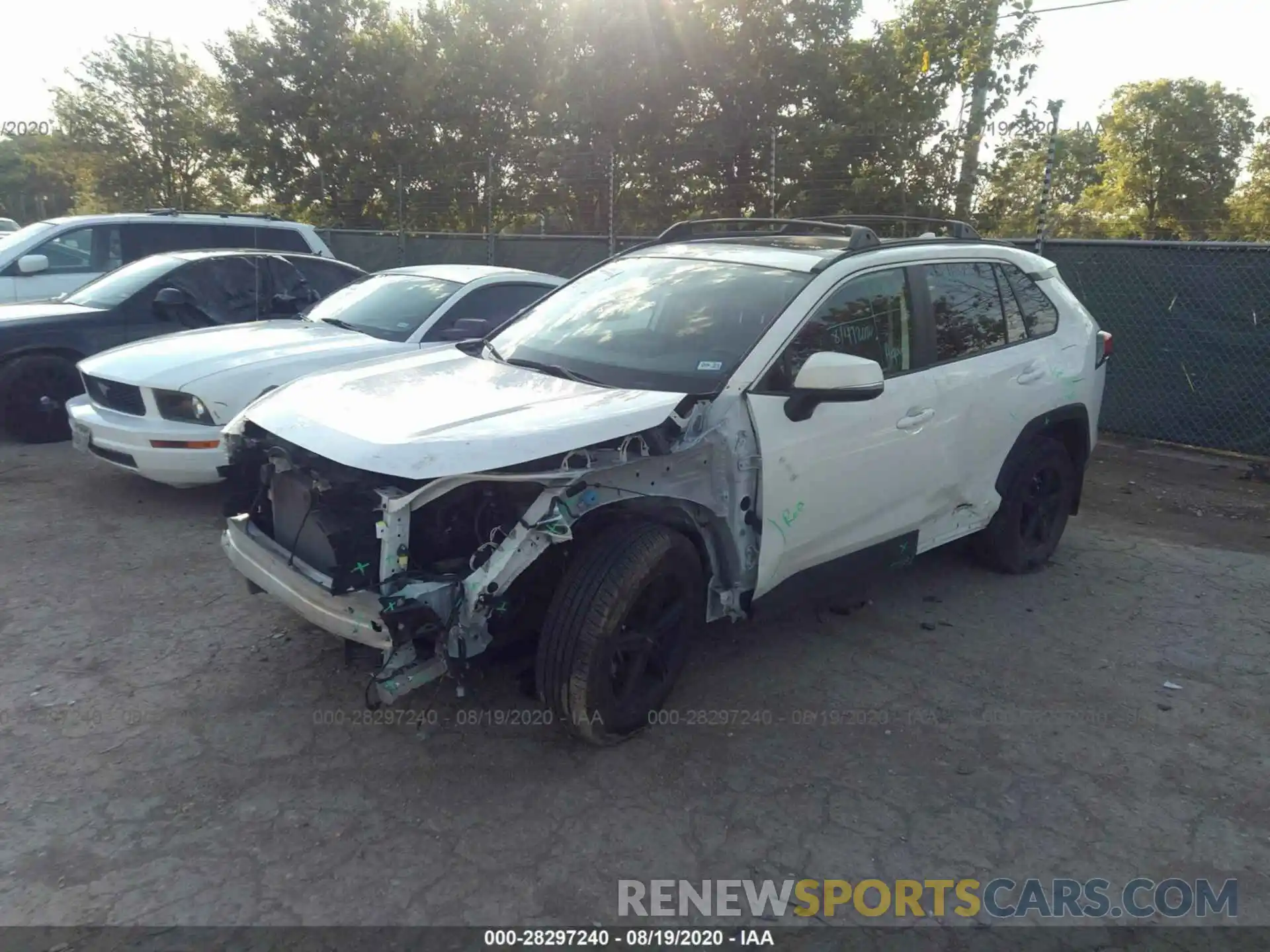 2 Фотография поврежденного автомобиля JTMW1RFVXKD034490 TOYOTA RAV4 2019