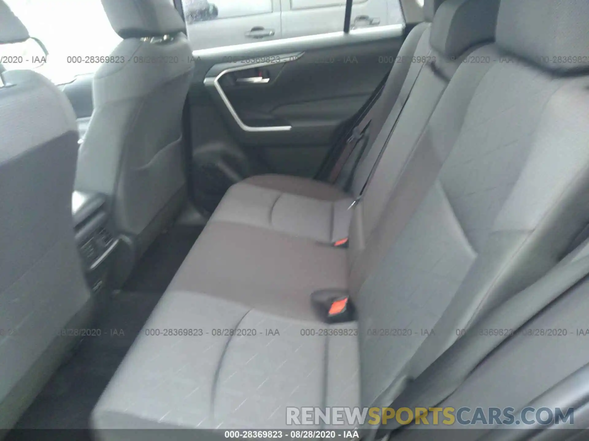 8 Фотография поврежденного автомобиля JTMW1RFVXKD040659 TOYOTA RAV4 2019