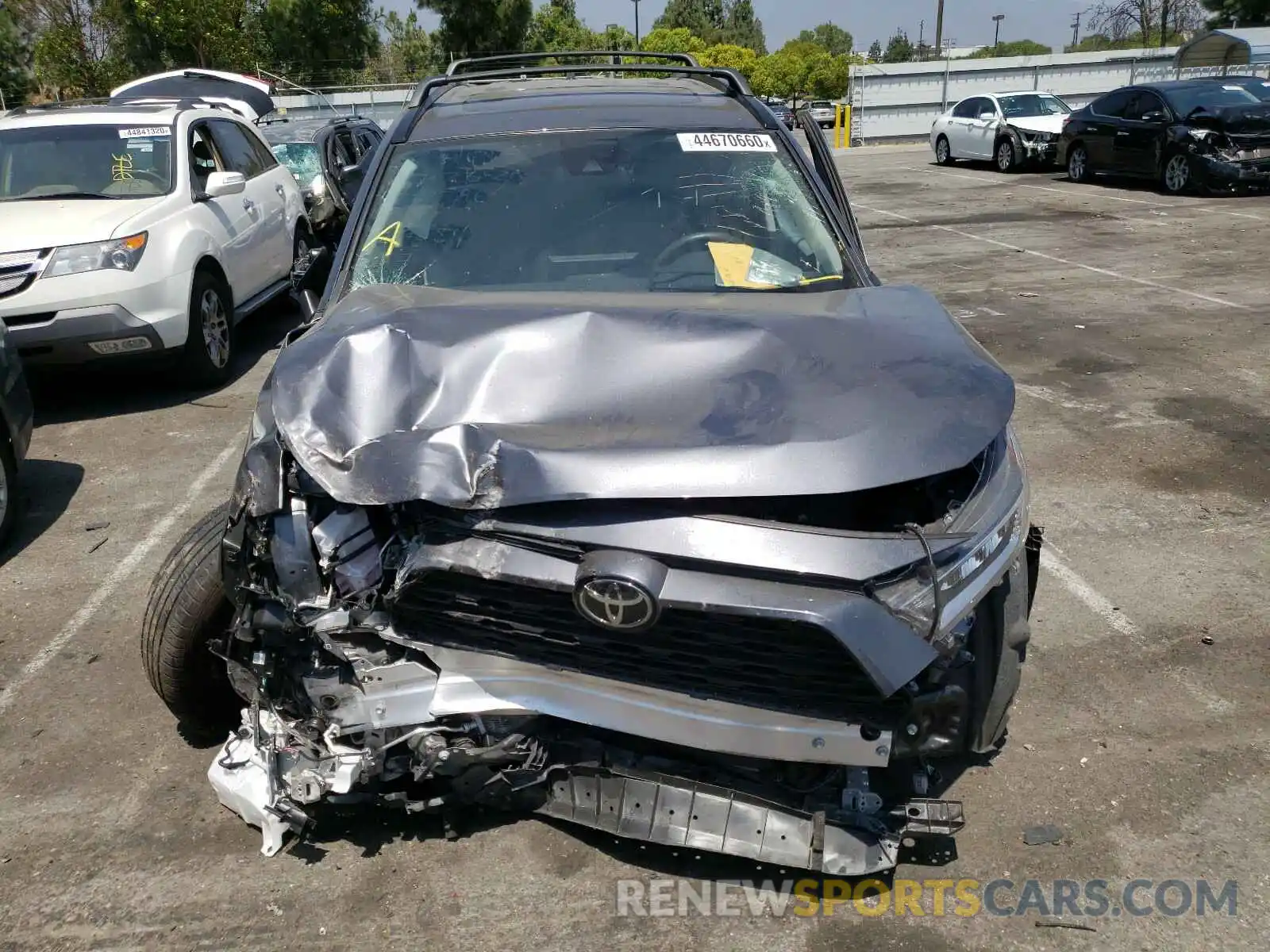 9 Photograph of a damaged car JTMW1RFVXKD040676 TOYOTA RAV4 2019