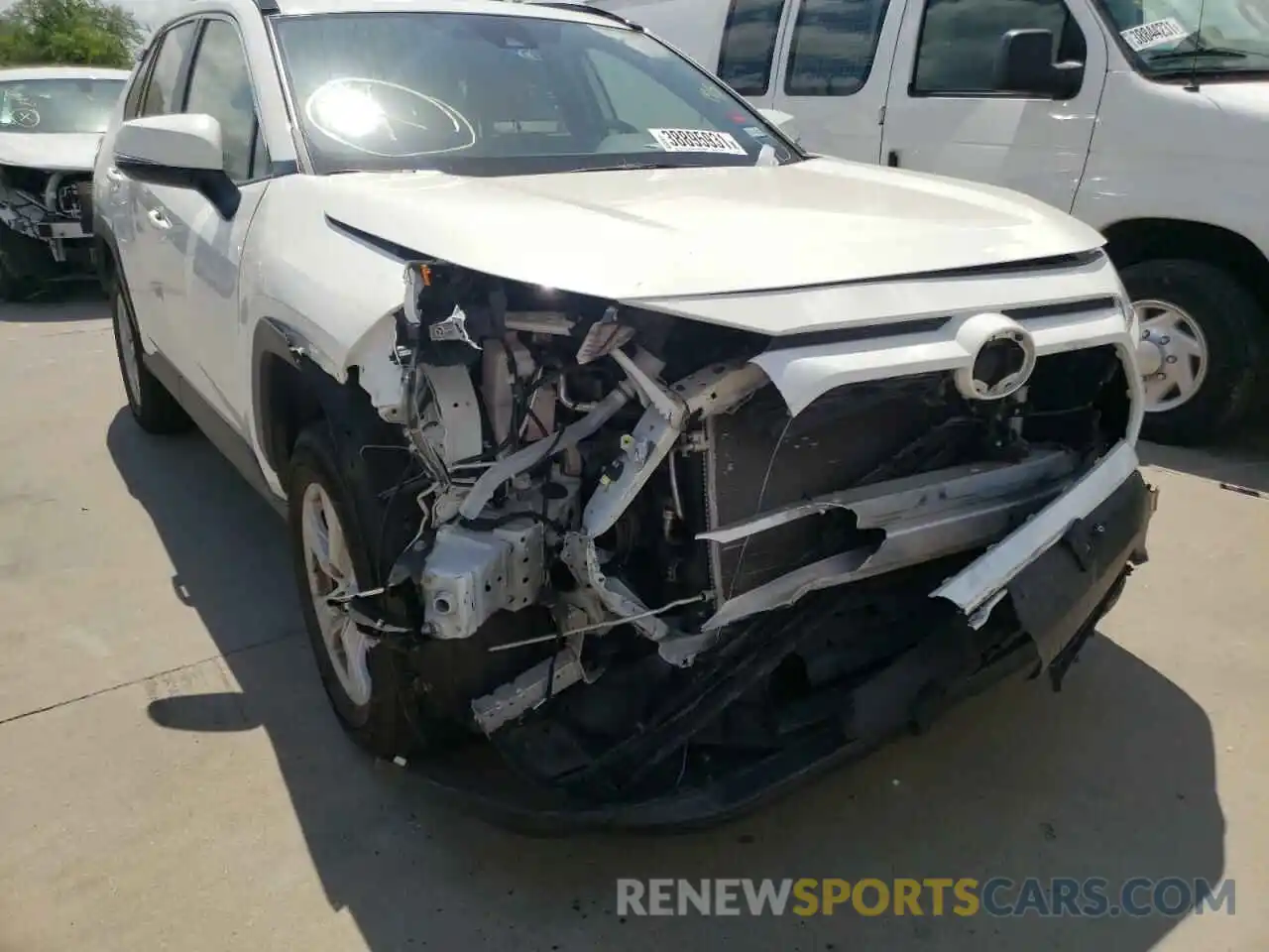 9 Photograph of a damaged car JTMW1RFVXKD501617 TOYOTA RAV4 2019