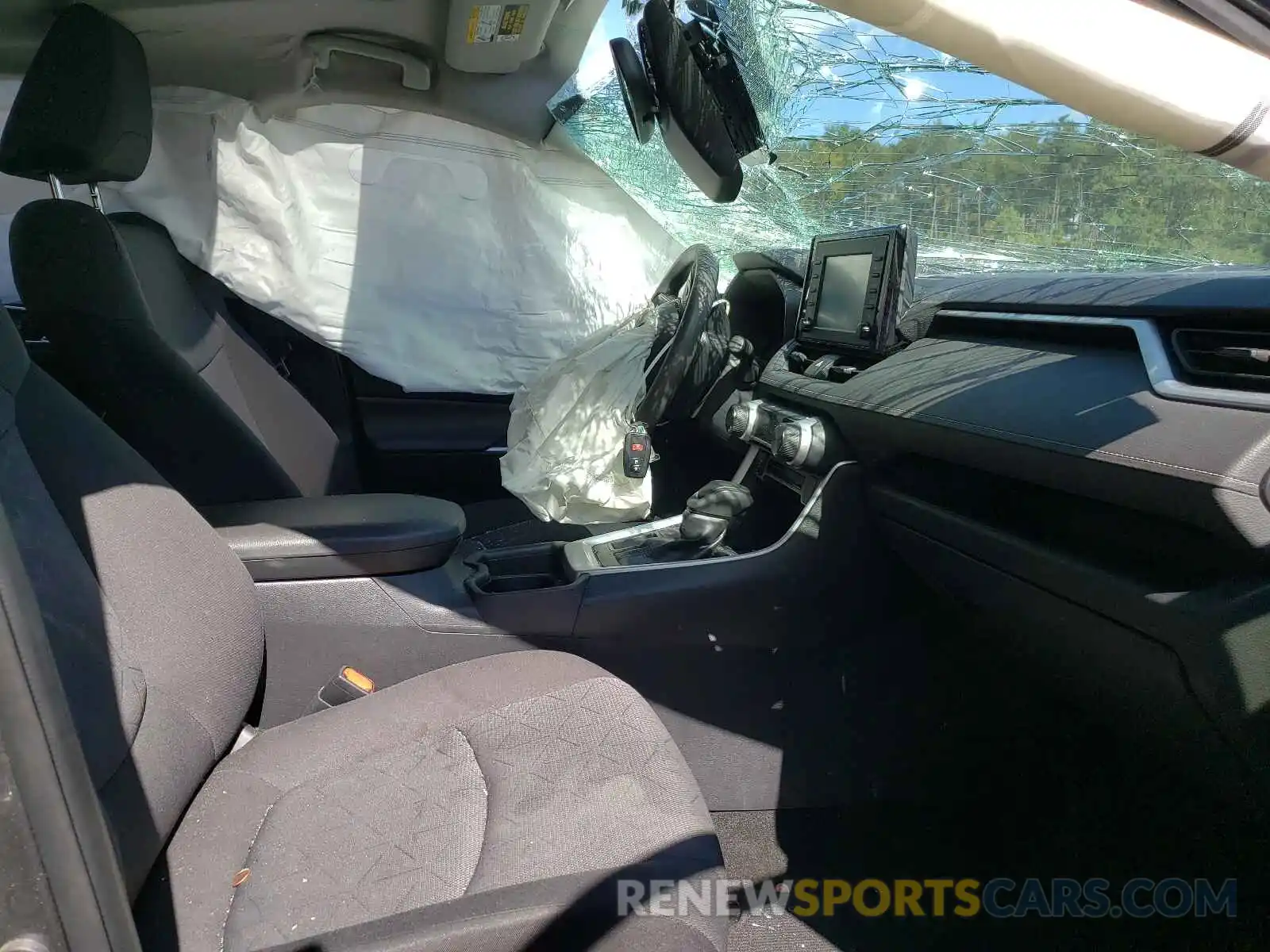 5 Photograph of a damaged car JTMW1RFVXKD502069 TOYOTA RAV4 2019