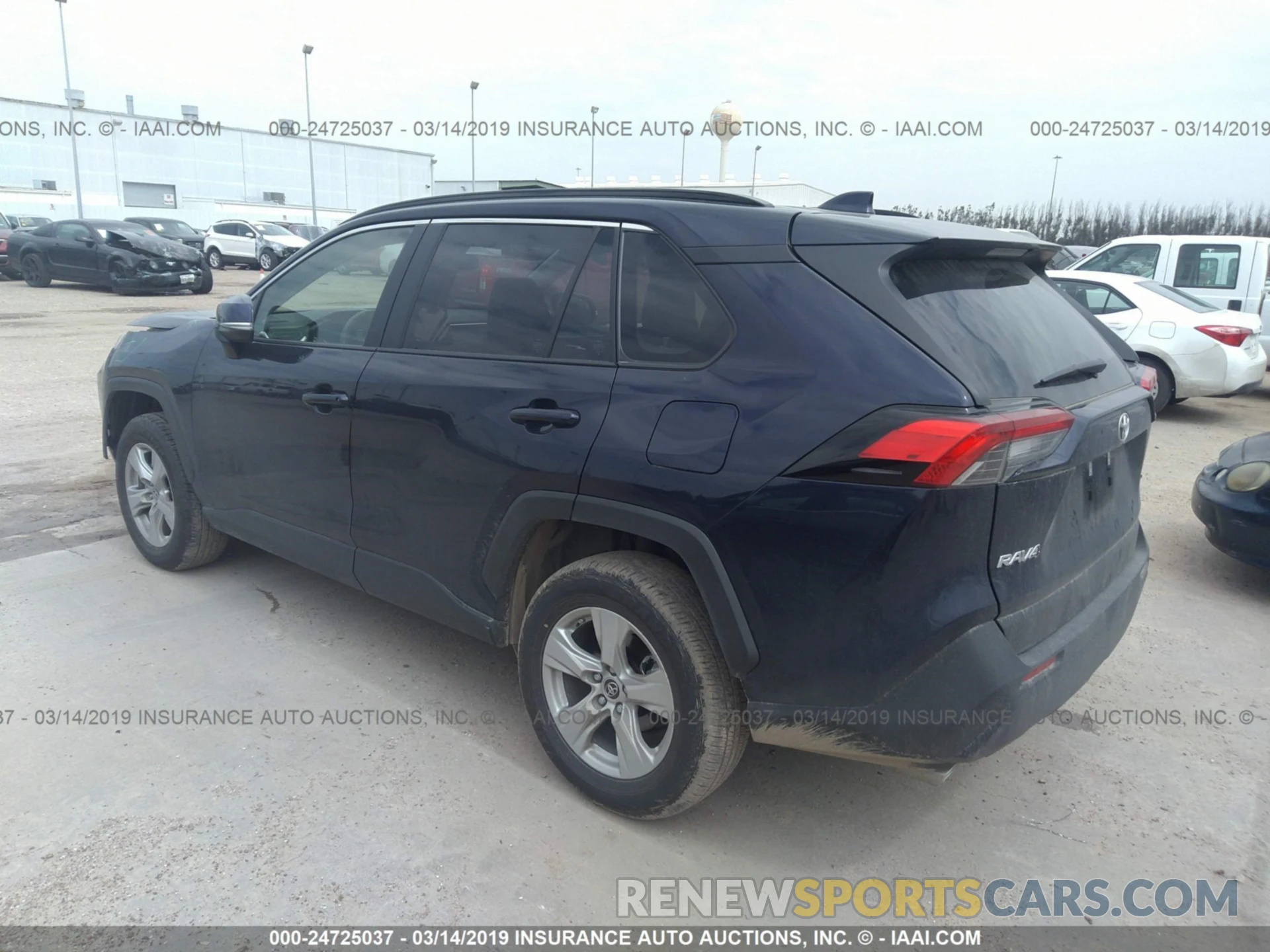 3 Фотография поврежденного автомобиля JTMW1RFVXKD505036 TOYOTA RAV4 2019