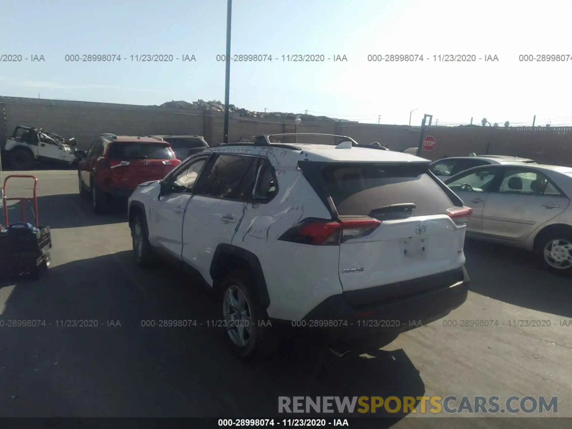 3 Фотография поврежденного автомобиля JTMW1RFVXKD508065 TOYOTA RAV4 2019