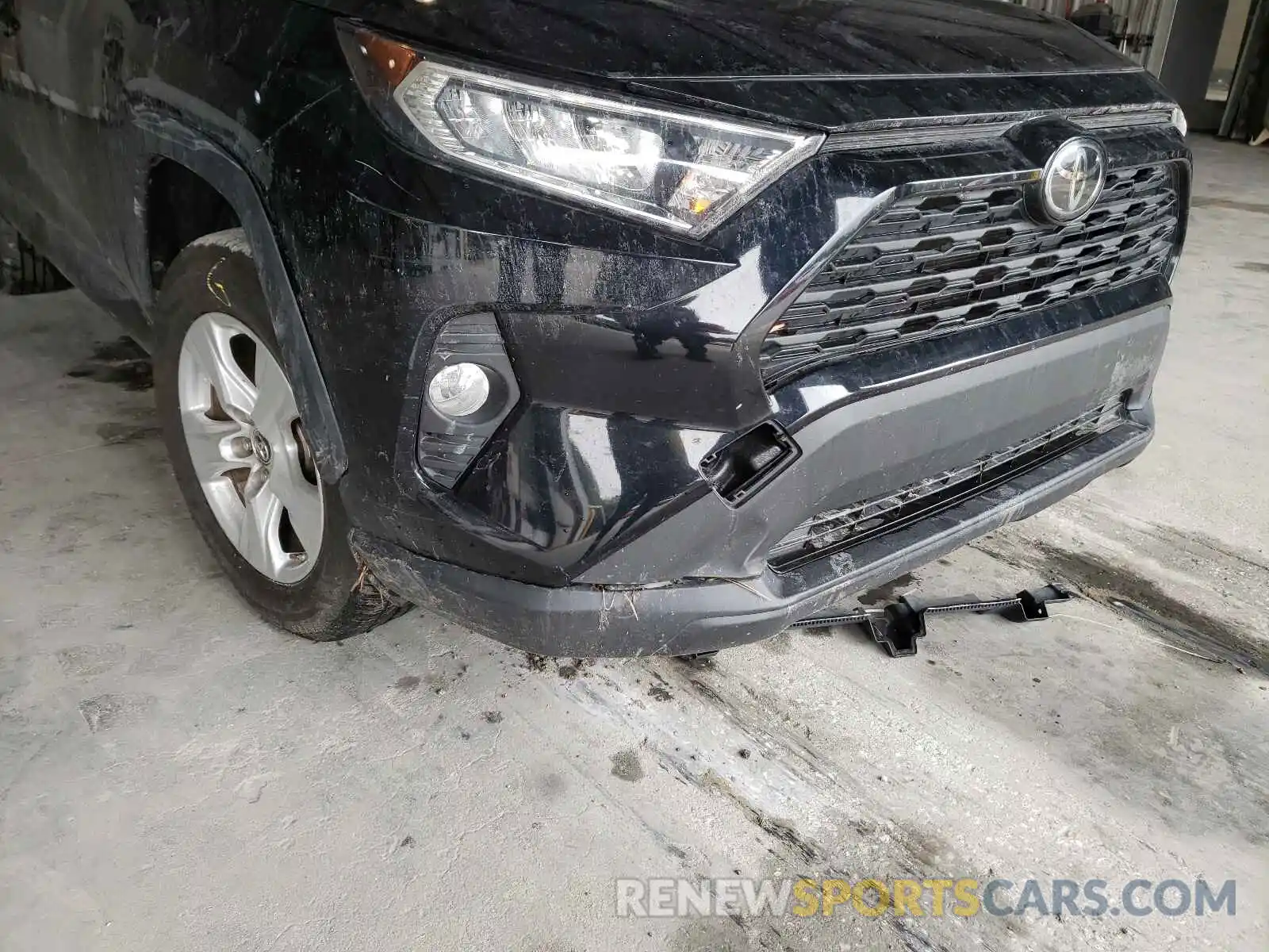 9 Photograph of a damaged car JTMW1RFVXKD509670 TOYOTA RAV4 2019