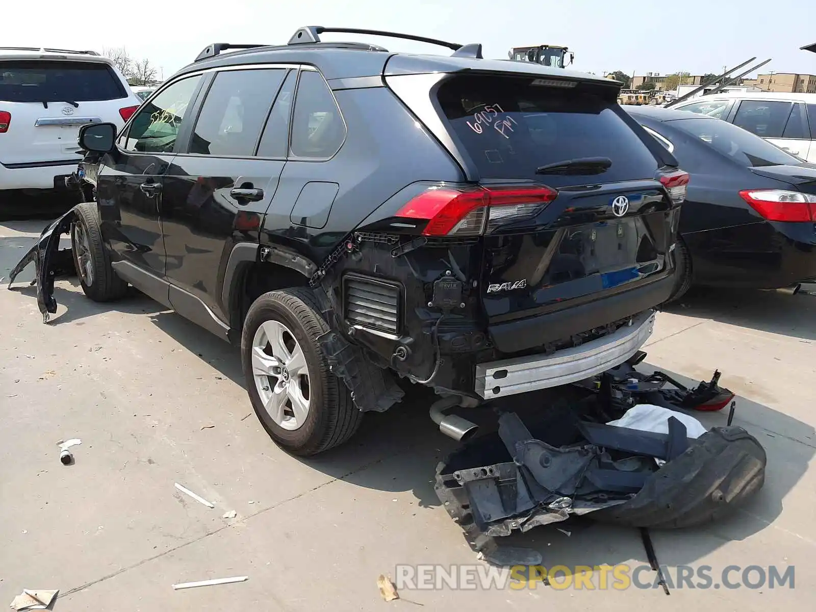 3 Фотография поврежденного автомобиля JTMW1RFVXKD512603 TOYOTA RAV4 2019