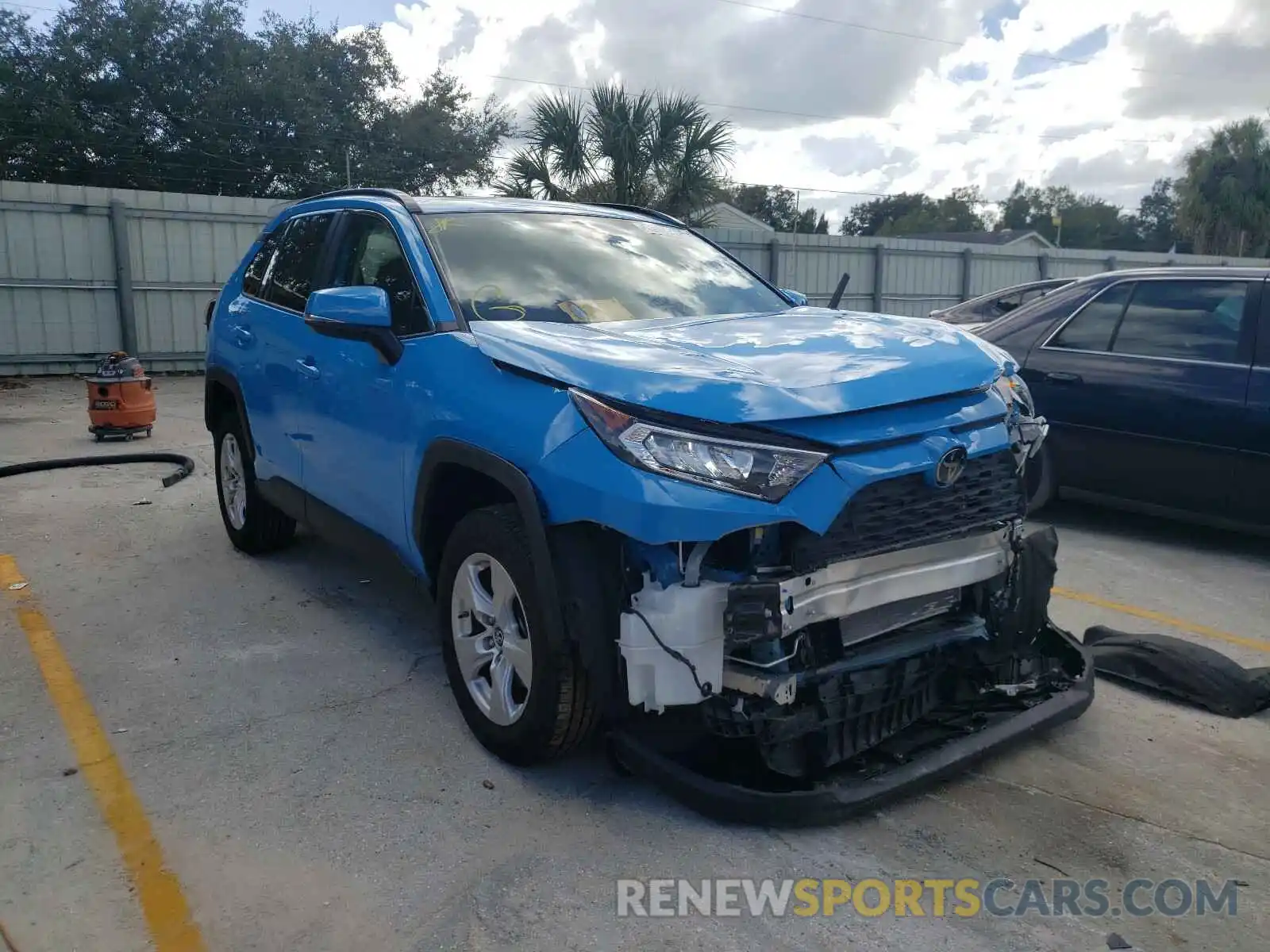 1 Photograph of a damaged car JTMW1RFVXKJ001927 TOYOTA RAV4 2019