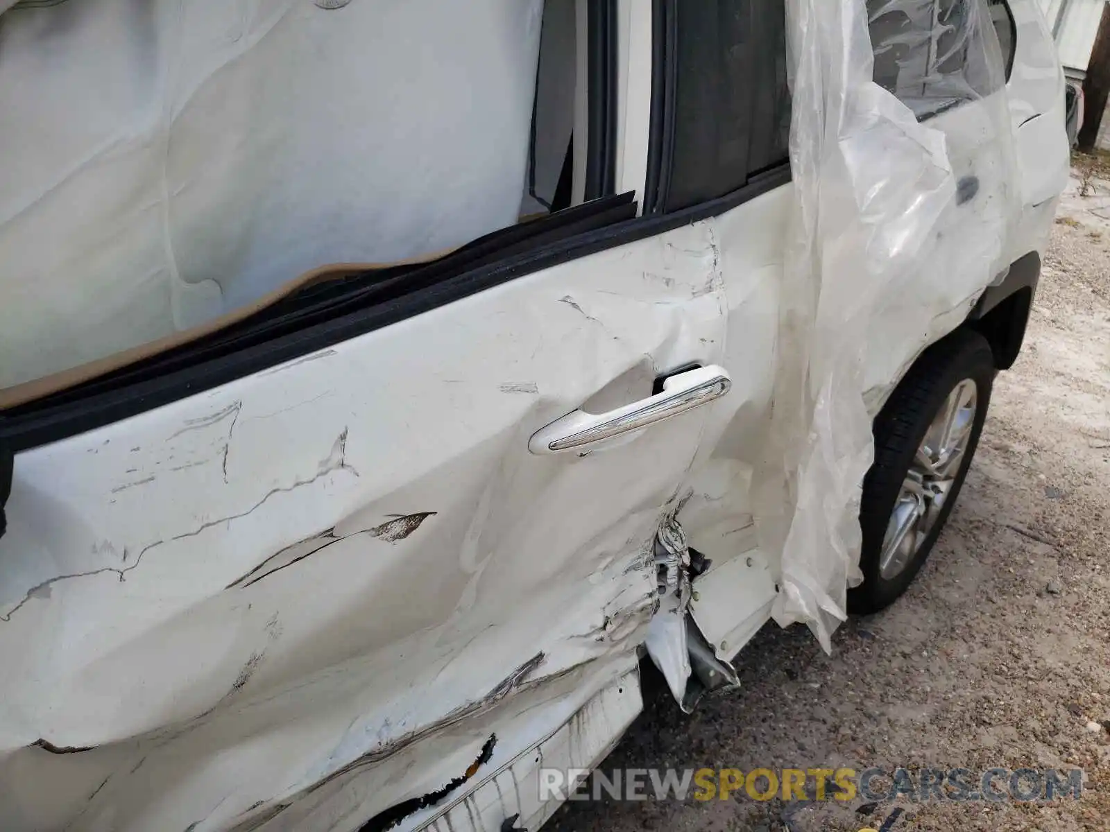 10 Photograph of a damaged car JTMY1RFV0KD011132 TOYOTA RAV4 2019