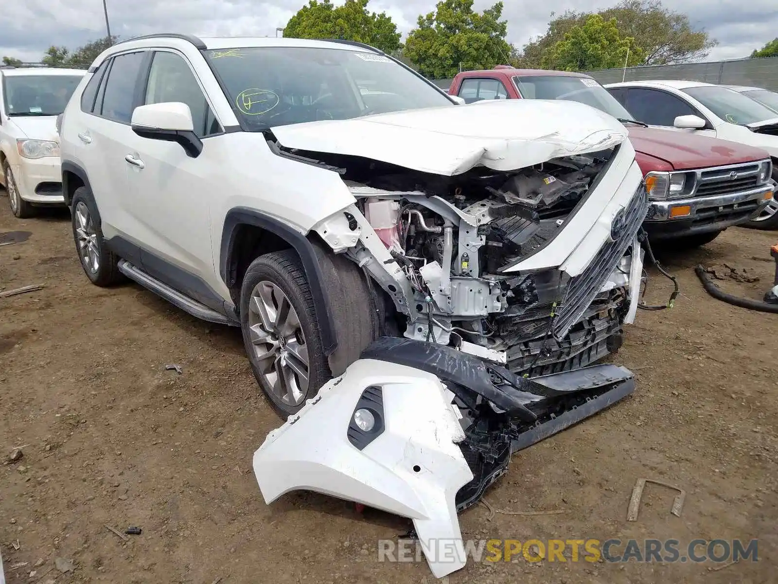 1 Photograph of a damaged car JTMY1RFV0KD506298 TOYOTA RAV4 2019