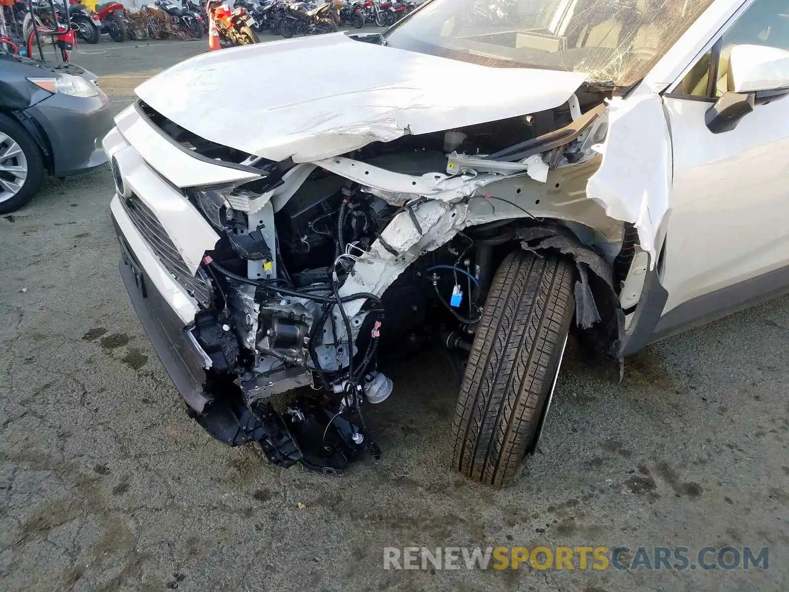 9 Photograph of a damaged car JTMY1RFV0KD517172 TOYOTA RAV4 2019