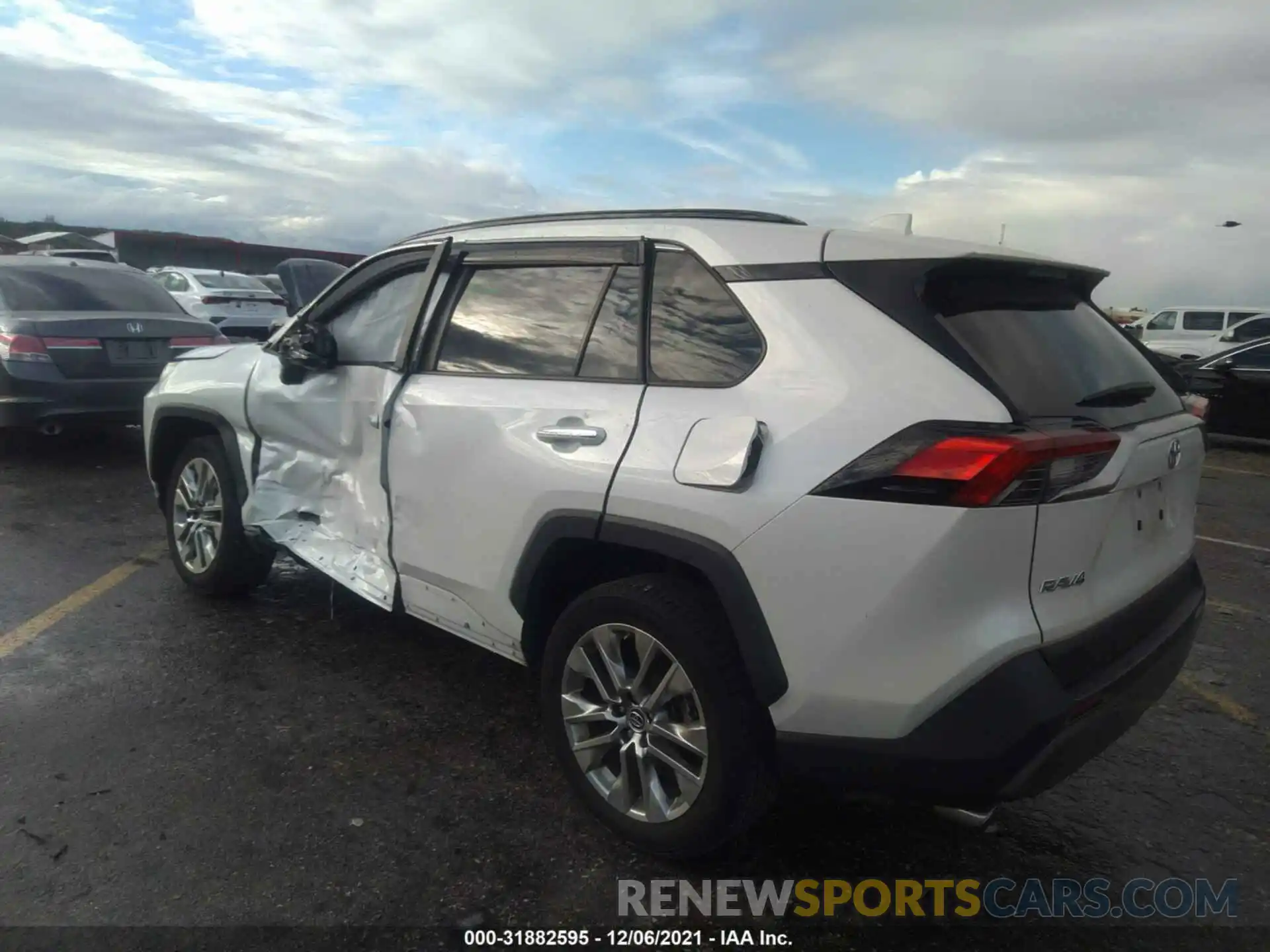 3 Photograph of a damaged car JTMY1RFV1KD010801 TOYOTA RAV4 2019