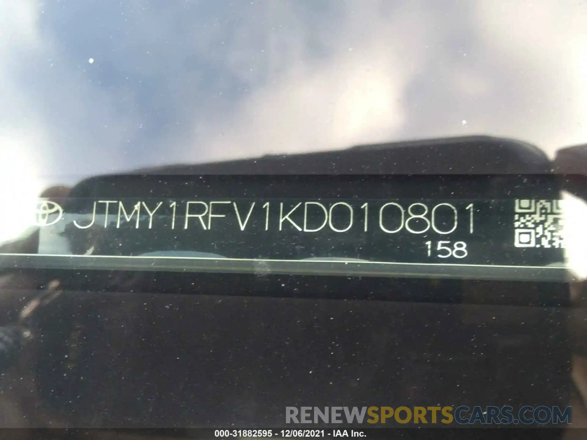 9 Photograph of a damaged car JTMY1RFV1KD010801 TOYOTA RAV4 2019