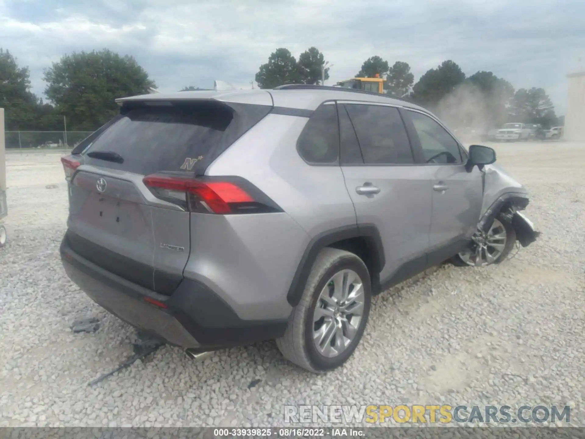 4 Photograph of a damaged car JTMY1RFV1KD515138 TOYOTA RAV4 2019