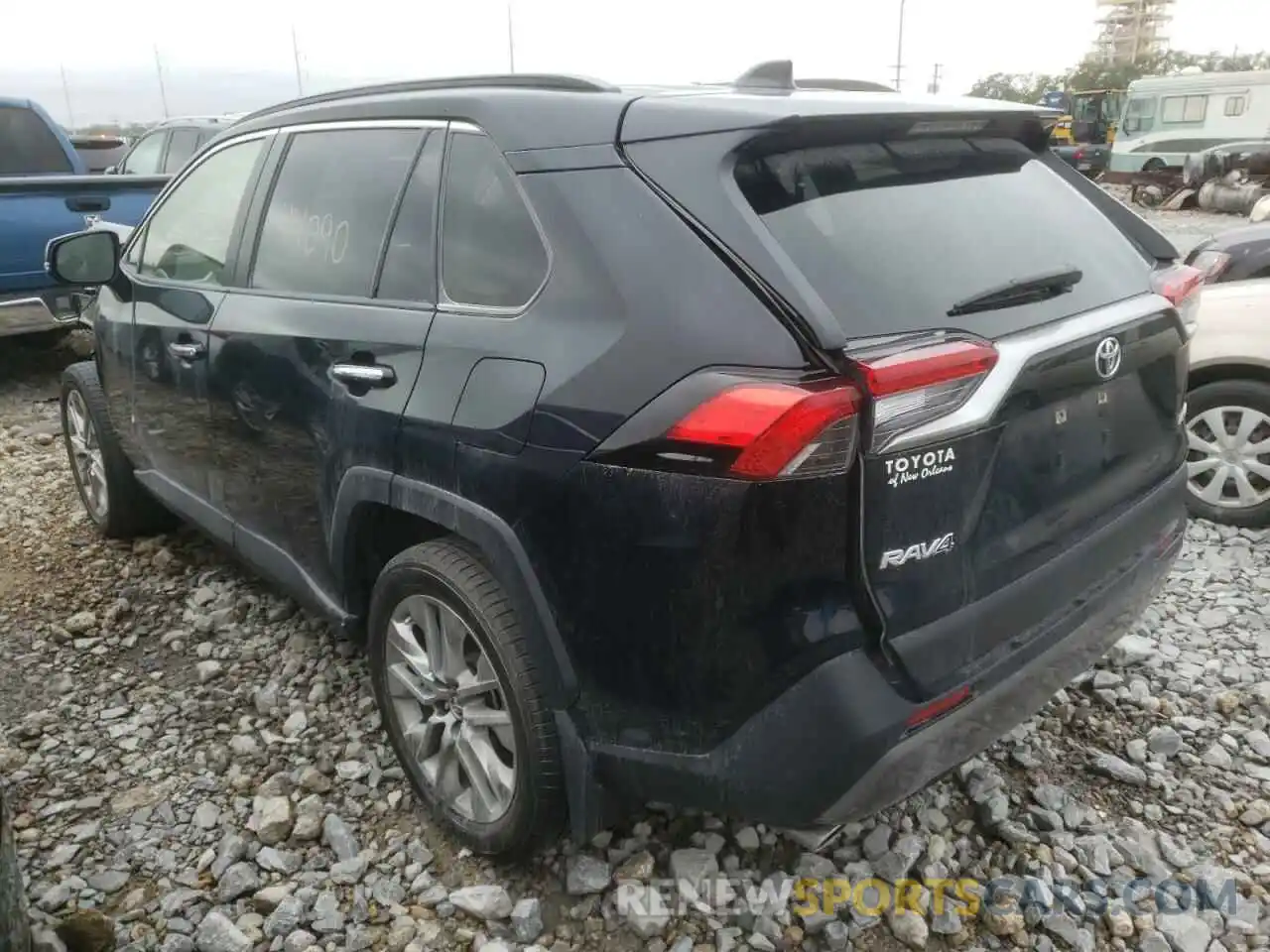 4 Photograph of a damaged car JTMY1RFV1KJ004868 TOYOTA RAV4 2019