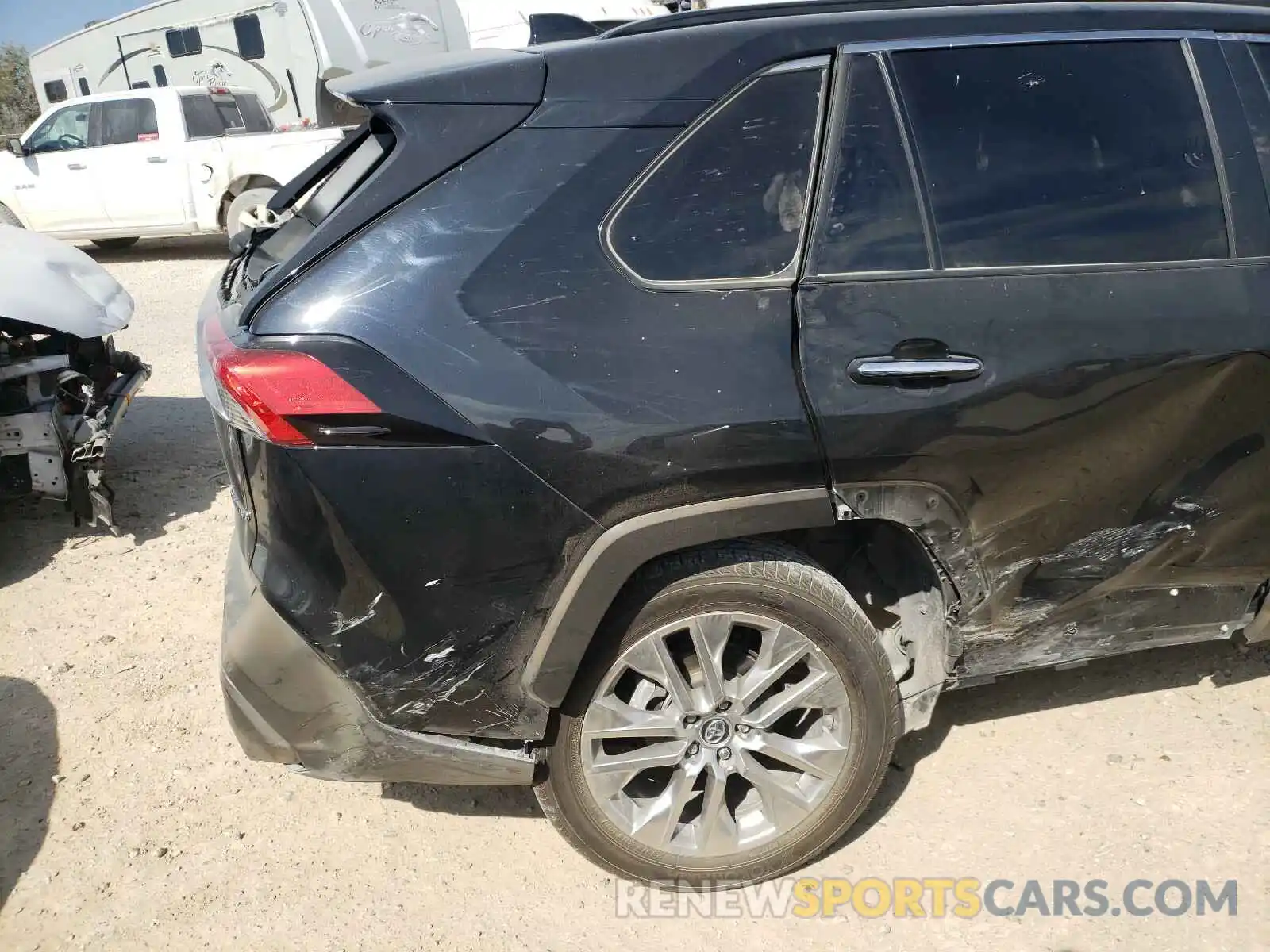 9 Photograph of a damaged car JTMY1RFV2KD503693 TOYOTA RAV4 2019