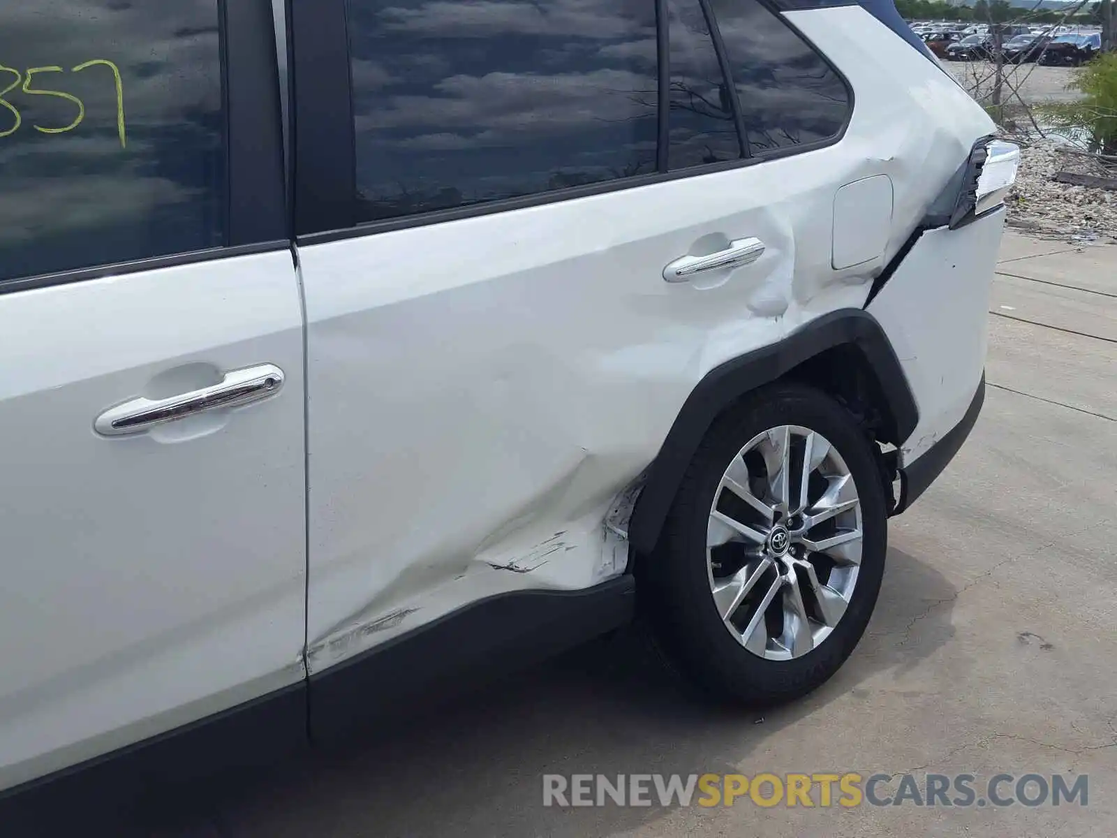 9 Photograph of a damaged car JTMY1RFV4KD503159 TOYOTA RAV4 2019