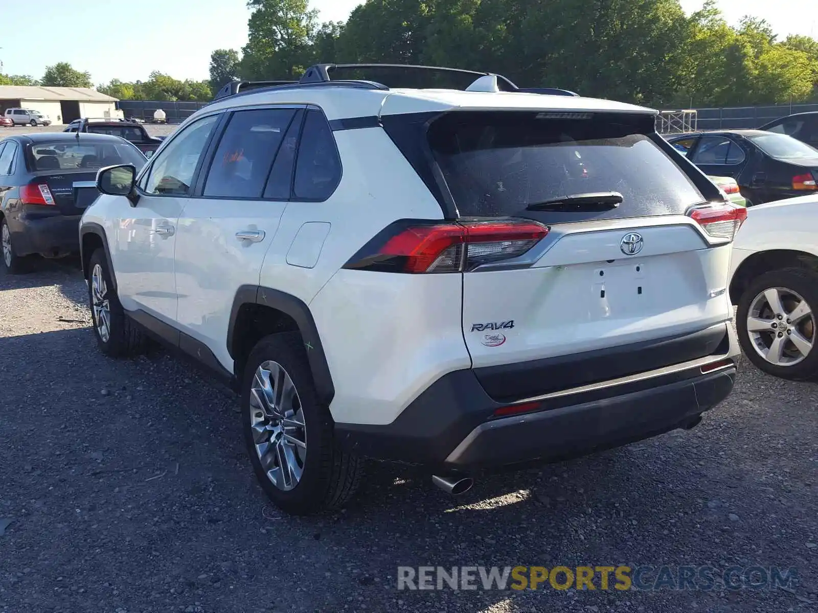 3 Photograph of a damaged car JTMY1RFV5KD510735 TOYOTA RAV4 2019