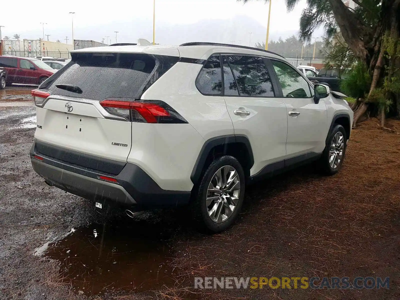 4 Photograph of a damaged car JTMY1RFV5KJ011015 TOYOTA RAV4 2019