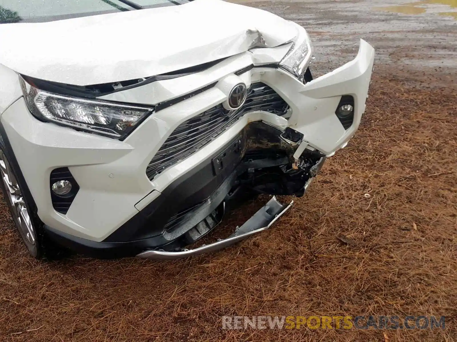 9 Photograph of a damaged car JTMY1RFV5KJ011015 TOYOTA RAV4 2019