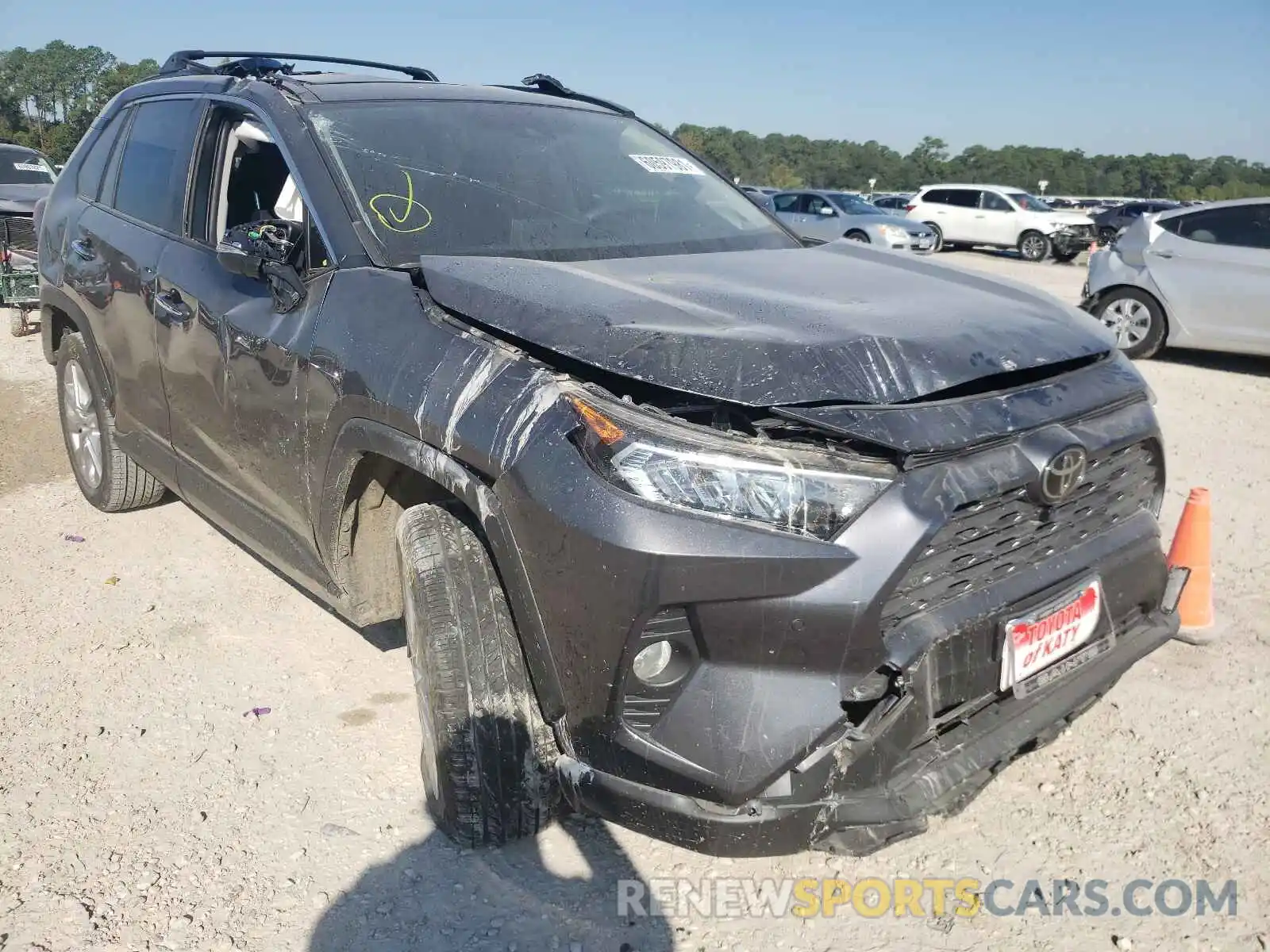 1 Photograph of a damaged car JTMY1RFV6KD515653 TOYOTA RAV4 2019