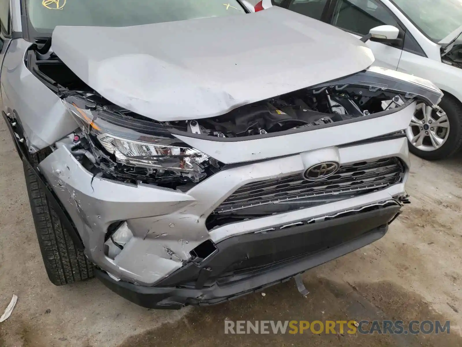 9 Photograph of a damaged car JTMY1RFV7KD006185 TOYOTA RAV4 2019