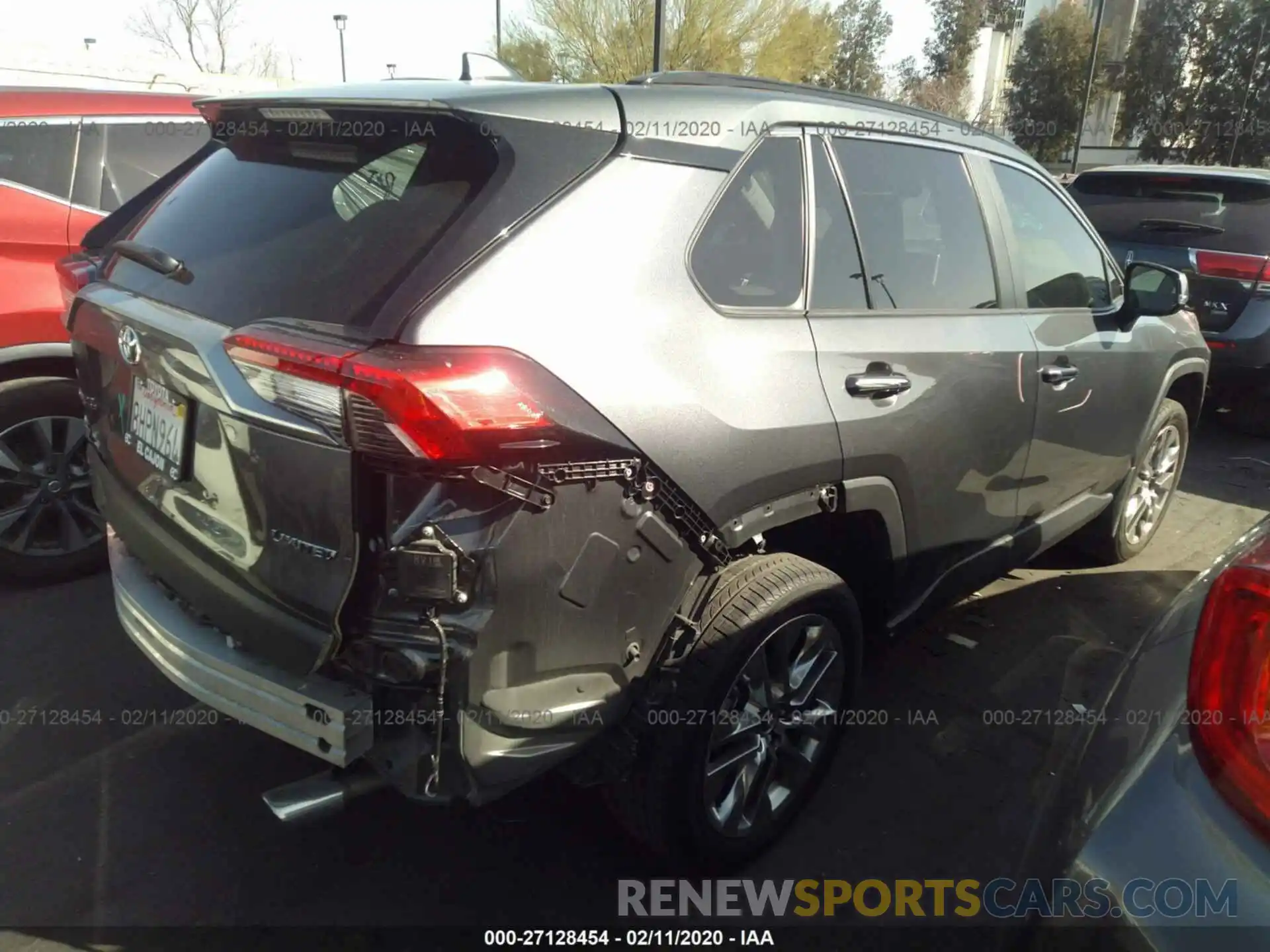 4 Photograph of a damaged car JTMY1RFV7KD009510 TOYOTA RAV4 2019