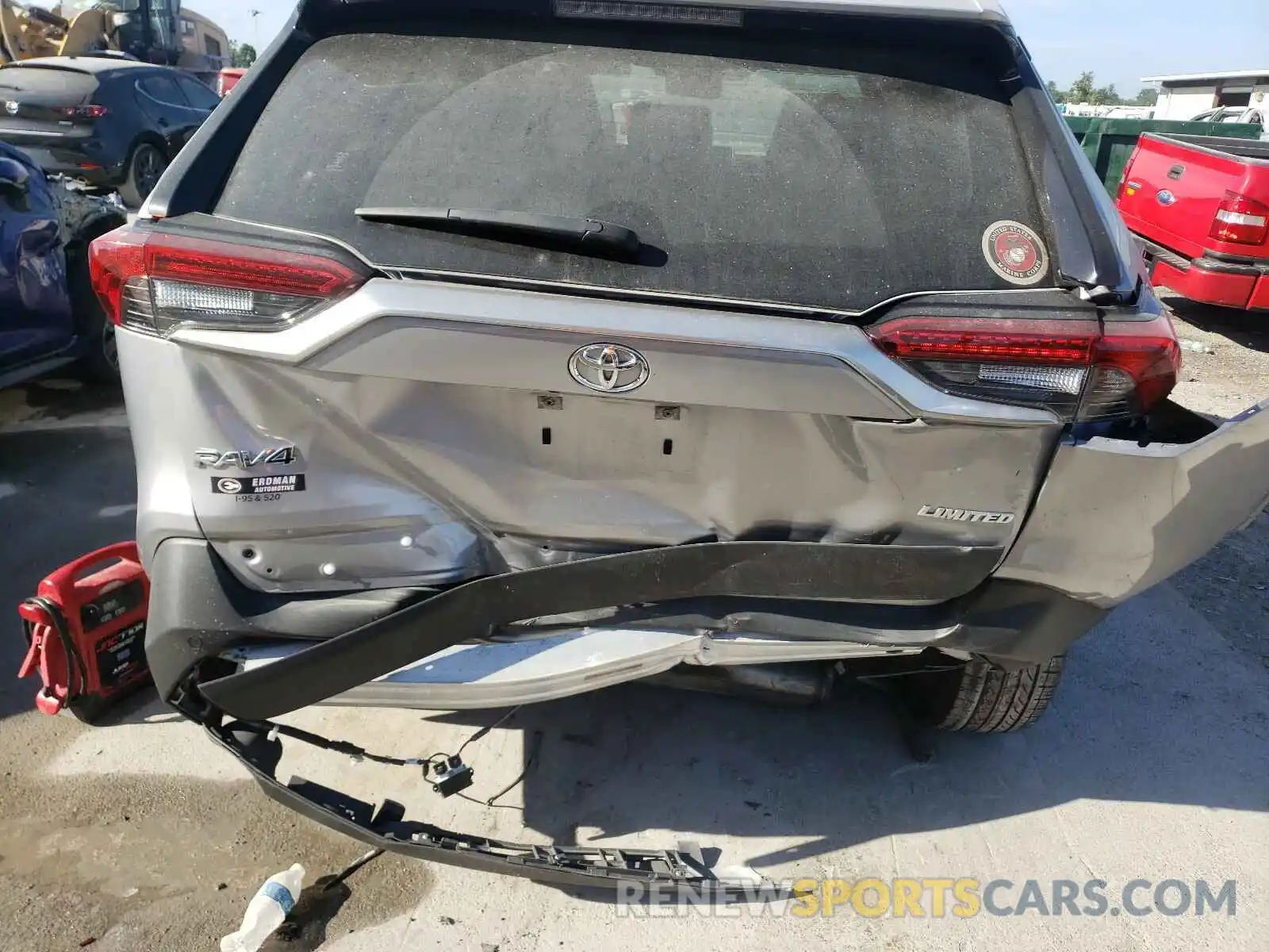 9 Photograph of a damaged car JTMY1RFV7KD510445 TOYOTA RAV4 2019