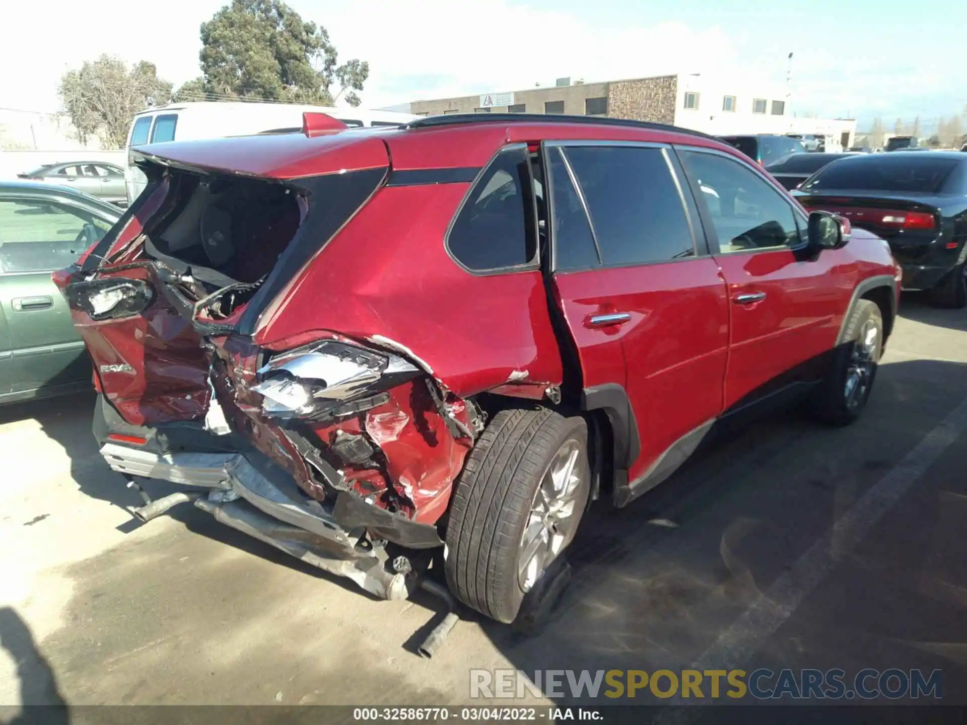 4 Photograph of a damaged car JTMY1RFV7KD512583 TOYOTA RAV4 2019