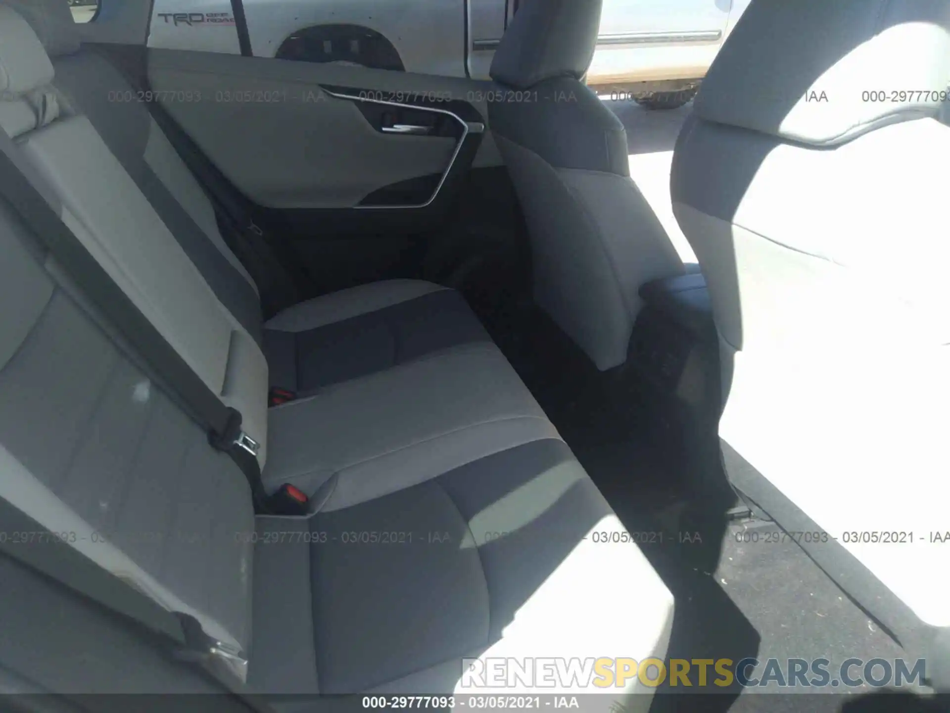 8 Фотография поврежденного автомобиля JTMY1RFV7KD514348 TOYOTA RAV4 2019