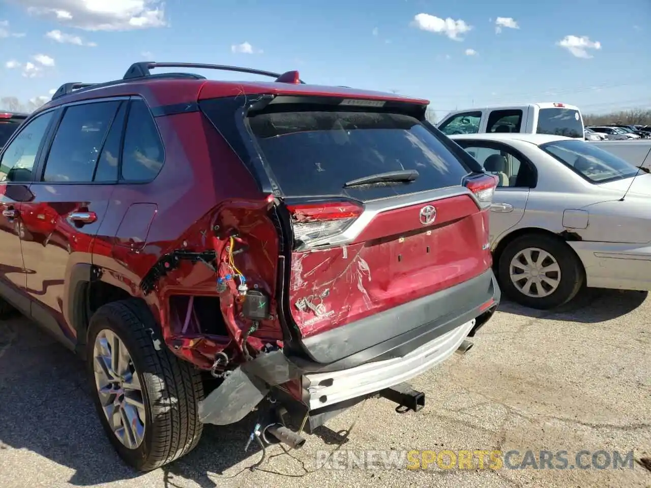 9 Photograph of a damaged car JTMY1RFV8KD004817 TOYOTA RAV4 2019