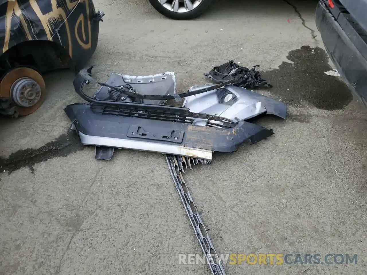 13 Photograph of a damaged car JTMY1RFV8KD035923 TOYOTA RAV4 2019