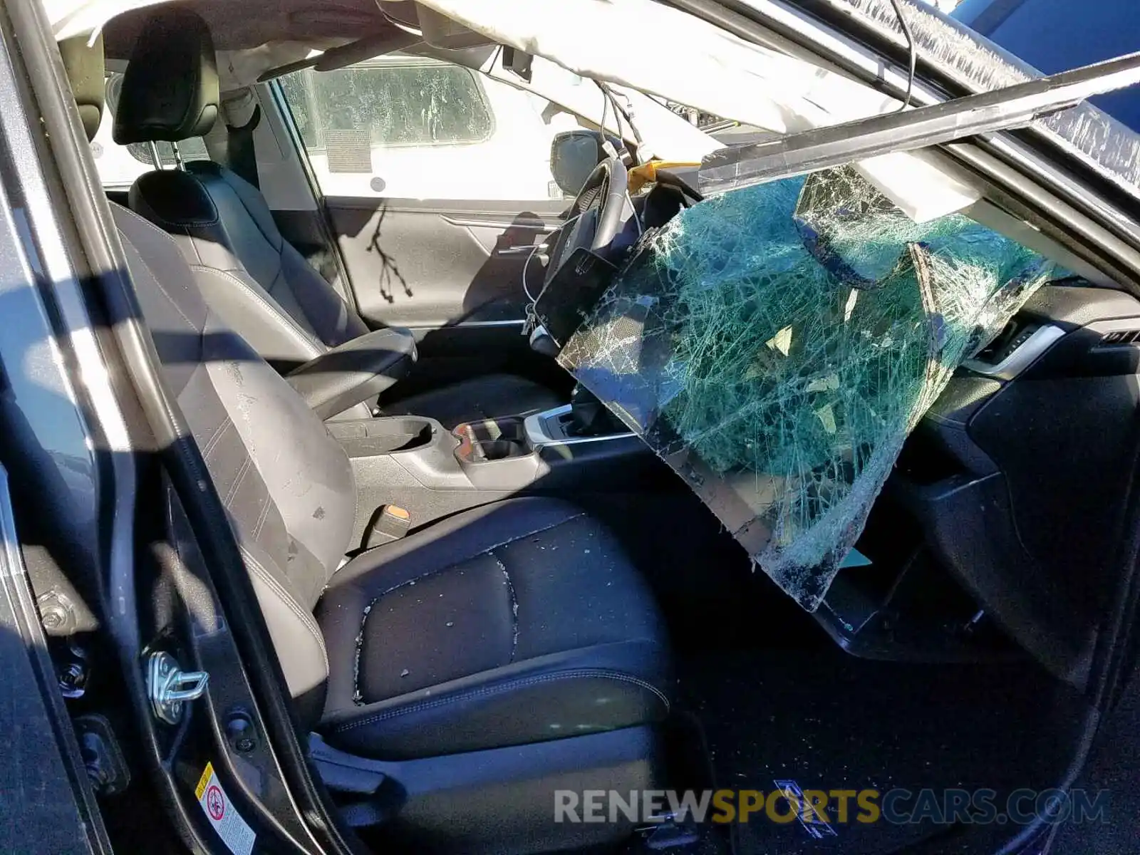 5 Photograph of a damaged car JTMY1RFV8KD511913 TOYOTA RAV4 2019