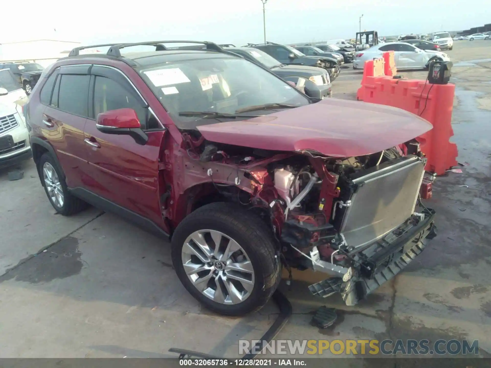 1 Photograph of a damaged car JTMY1RFV8KD516061 TOYOTA RAV4 2019