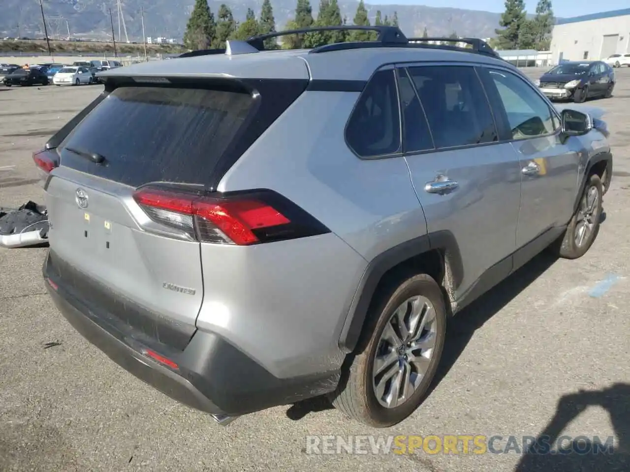 4 Photograph of a damaged car JTMY1RFV8KJ013339 TOYOTA RAV4 2019