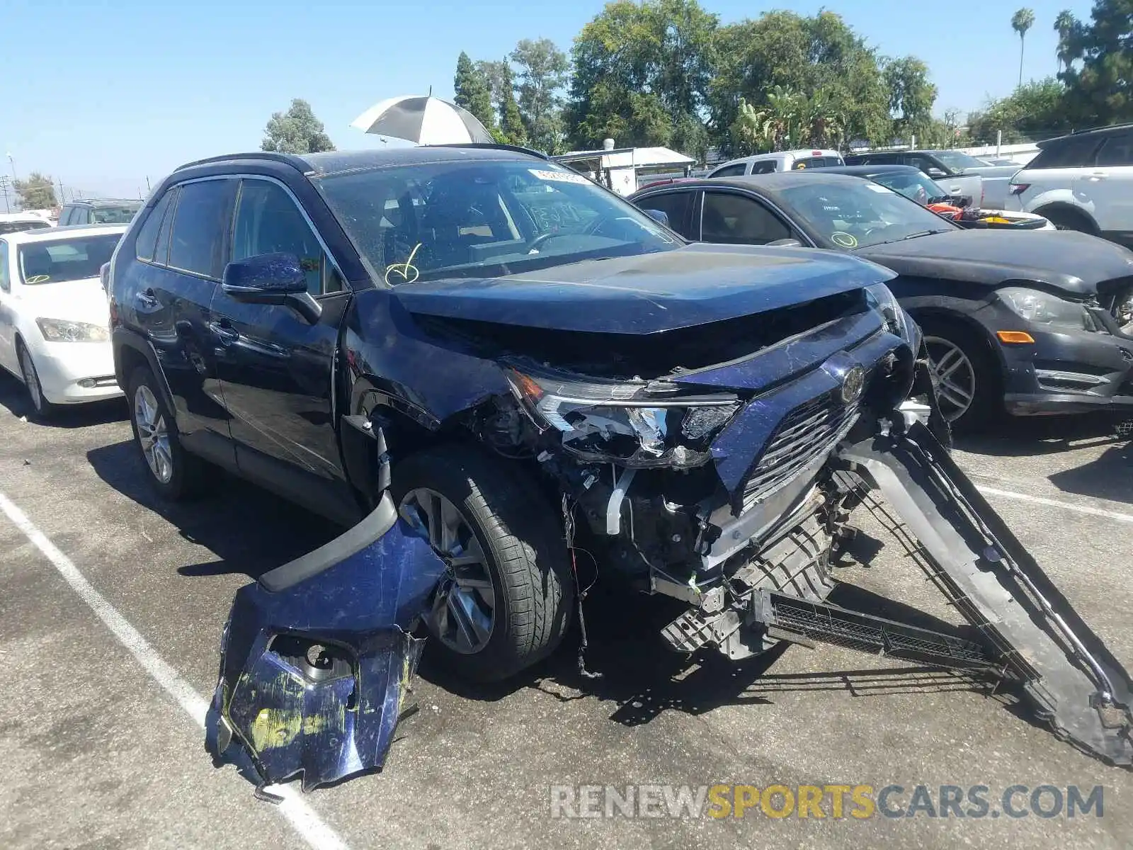 1 Photograph of a damaged car JTMY1RFV9KD035350 TOYOTA RAV4 2019