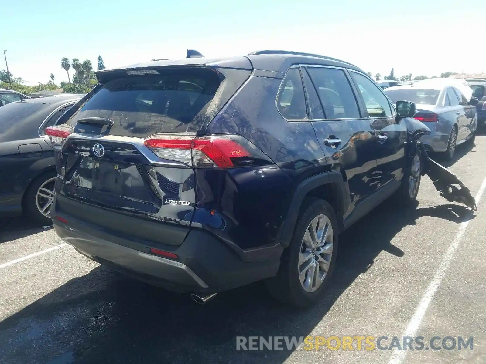 4 Photograph of a damaged car JTMY1RFV9KD035350 TOYOTA RAV4 2019