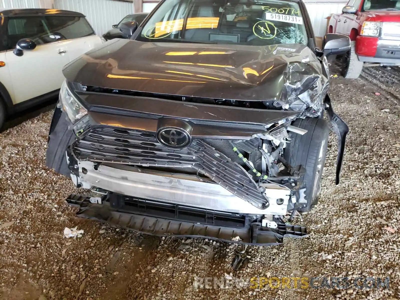 9 Photograph of a damaged car JTMY1RFV9KD500774 TOYOTA RAV4 2019