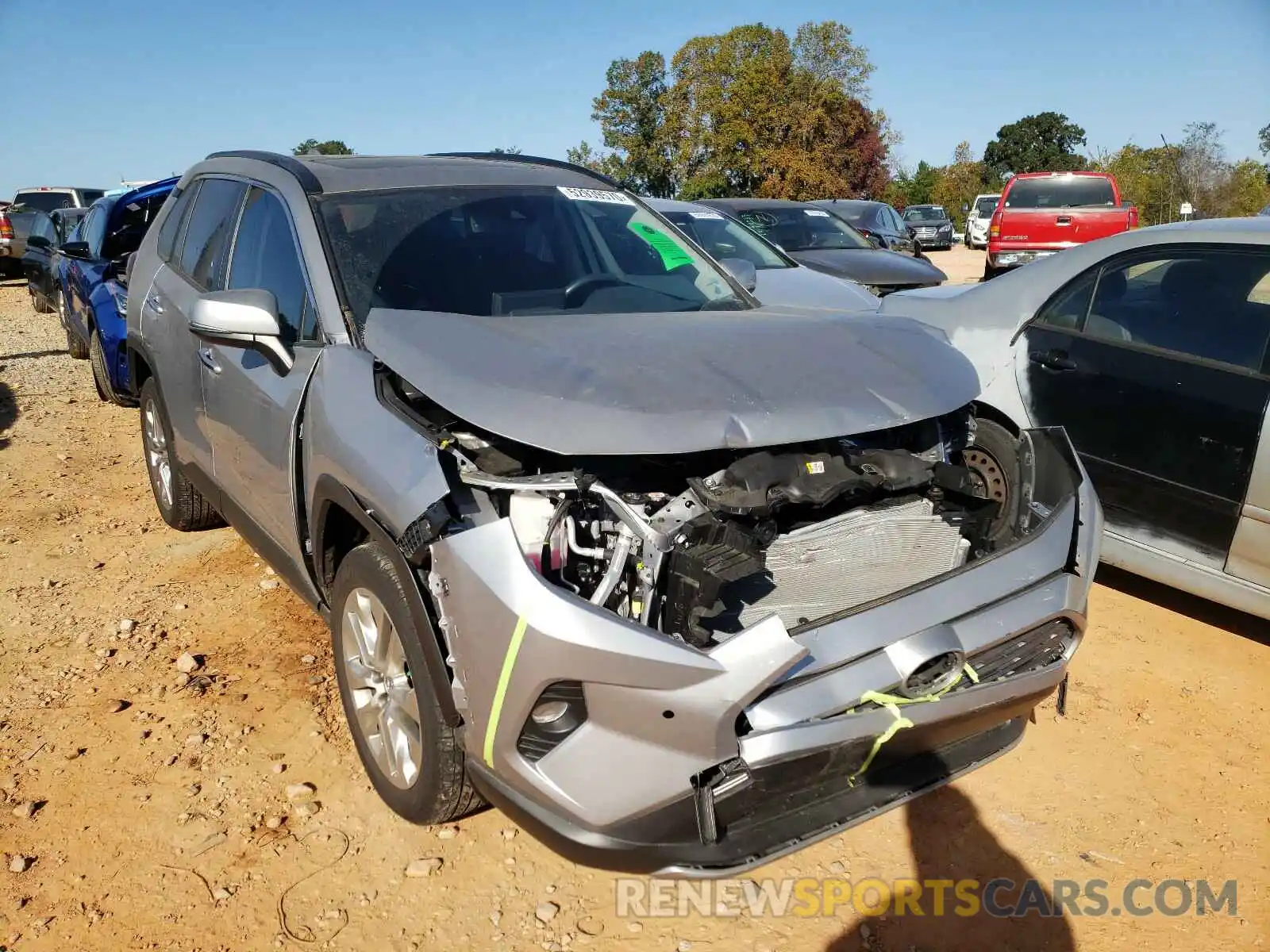 1 Photograph of a damaged car JTMY1RFVXKD020291 TOYOTA RAV4 2019