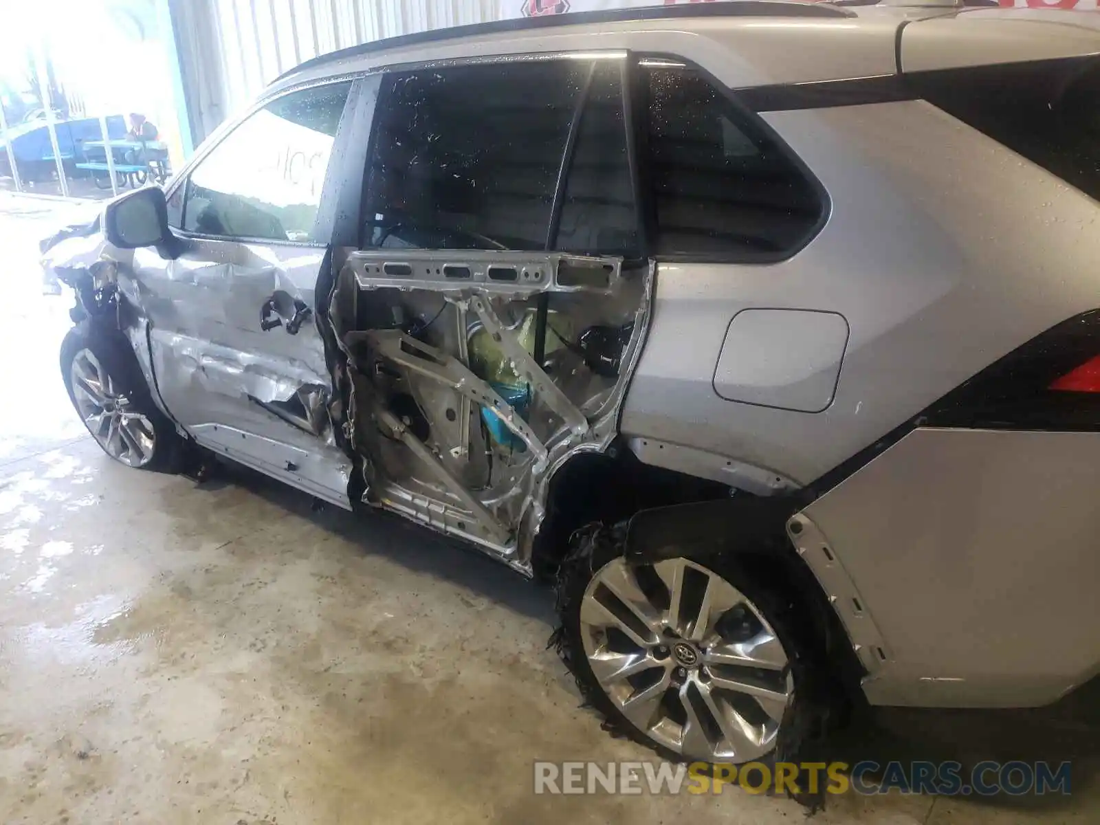 9 Photograph of a damaged car JTMY1RFVXKD503764 TOYOTA RAV4 2019