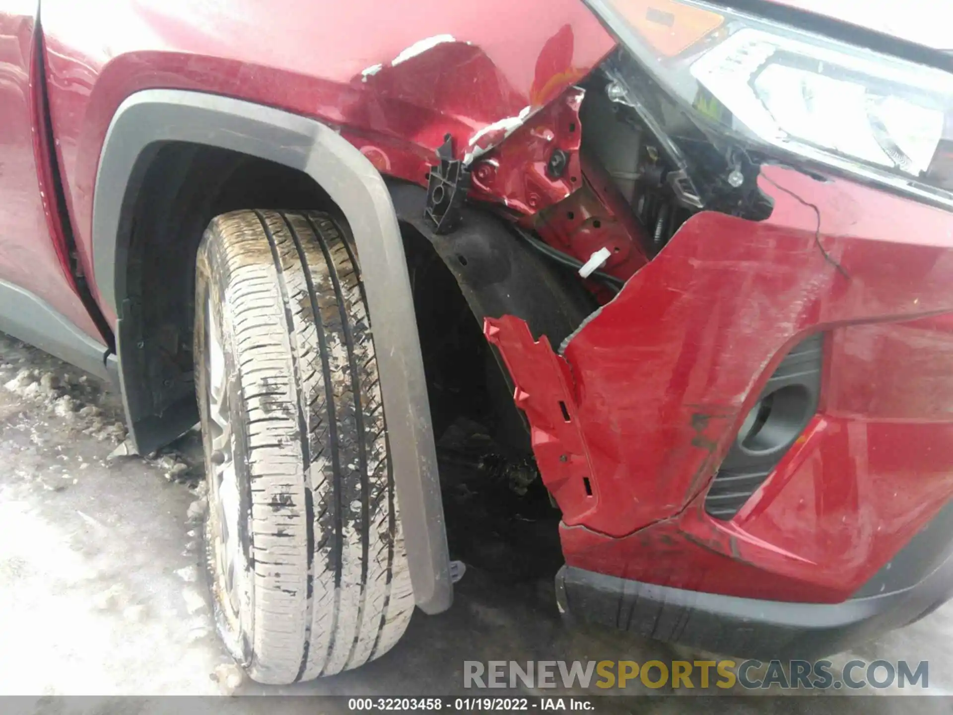 6 Photograph of a damaged car 2T3A1RFV0LC061696 TOYOTA RAV4 2020