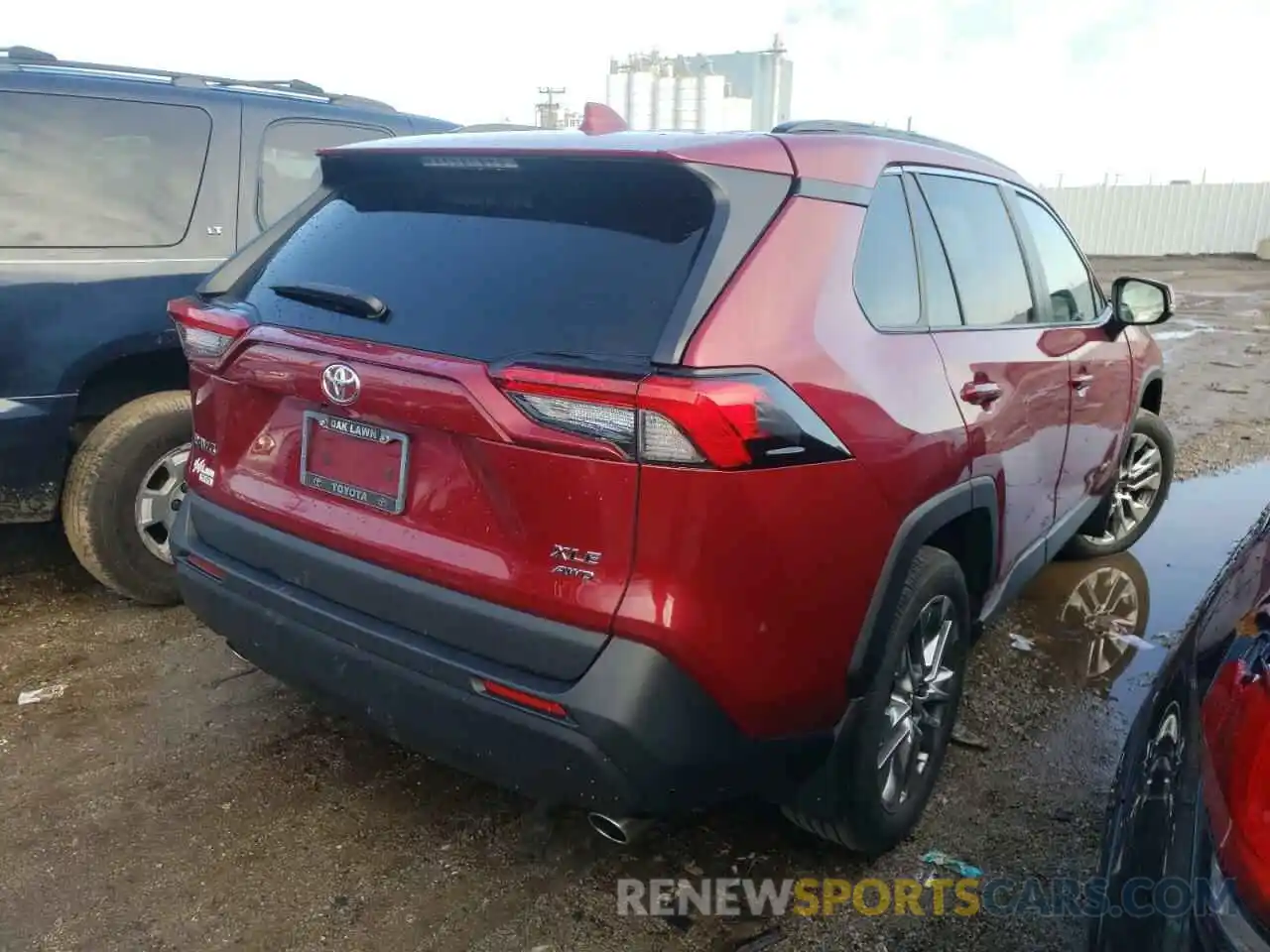 4 Photograph of a damaged car 2T3A1RFV0LC066364 TOYOTA RAV4 2020